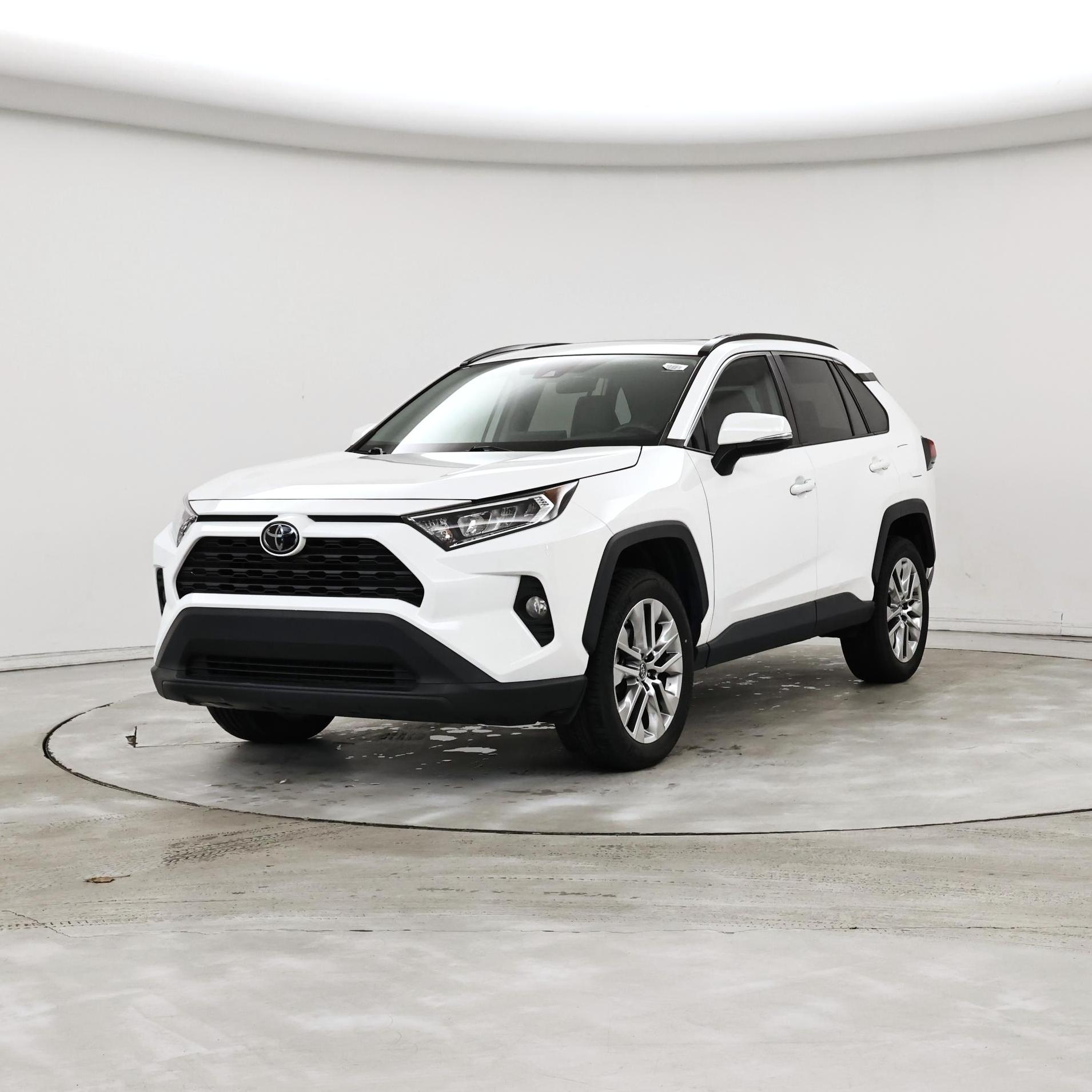 Thumbnail: 2019 Toyota RAV4 - 4