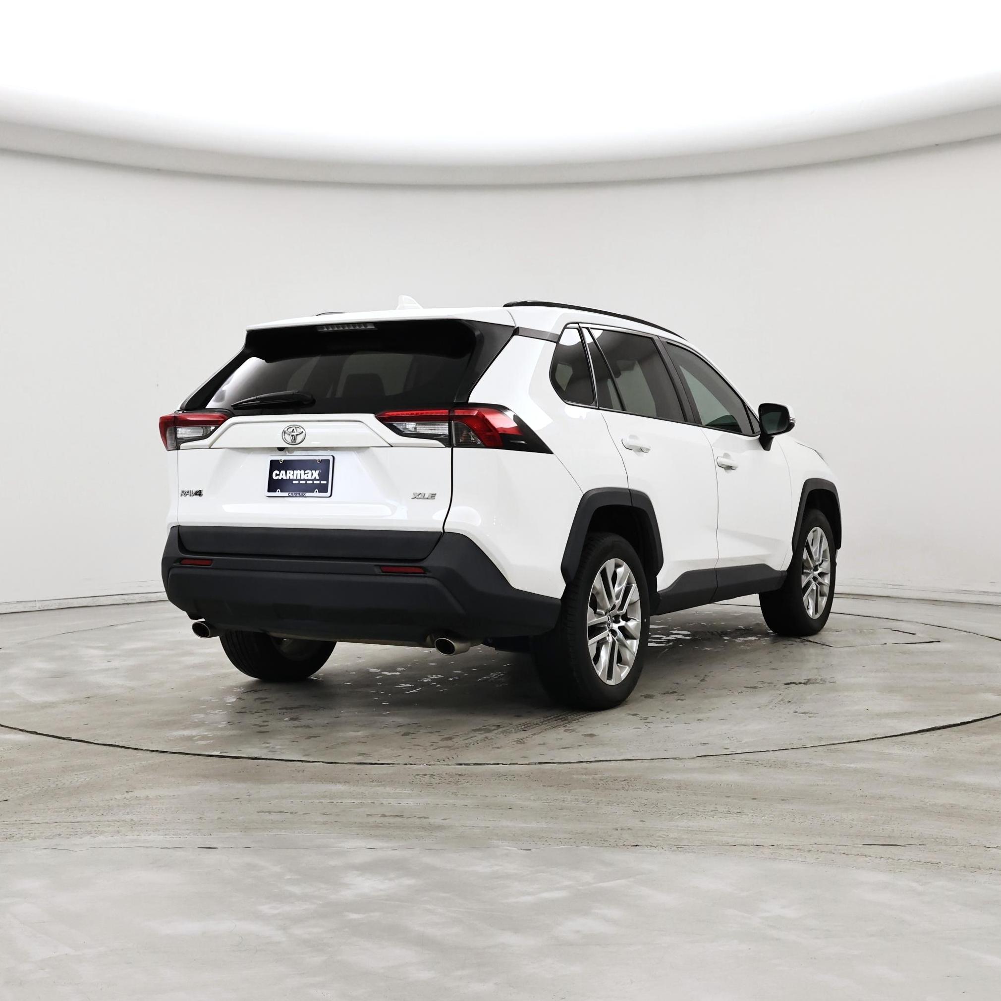 Thumbnail: 2019 Toyota RAV4 - 8