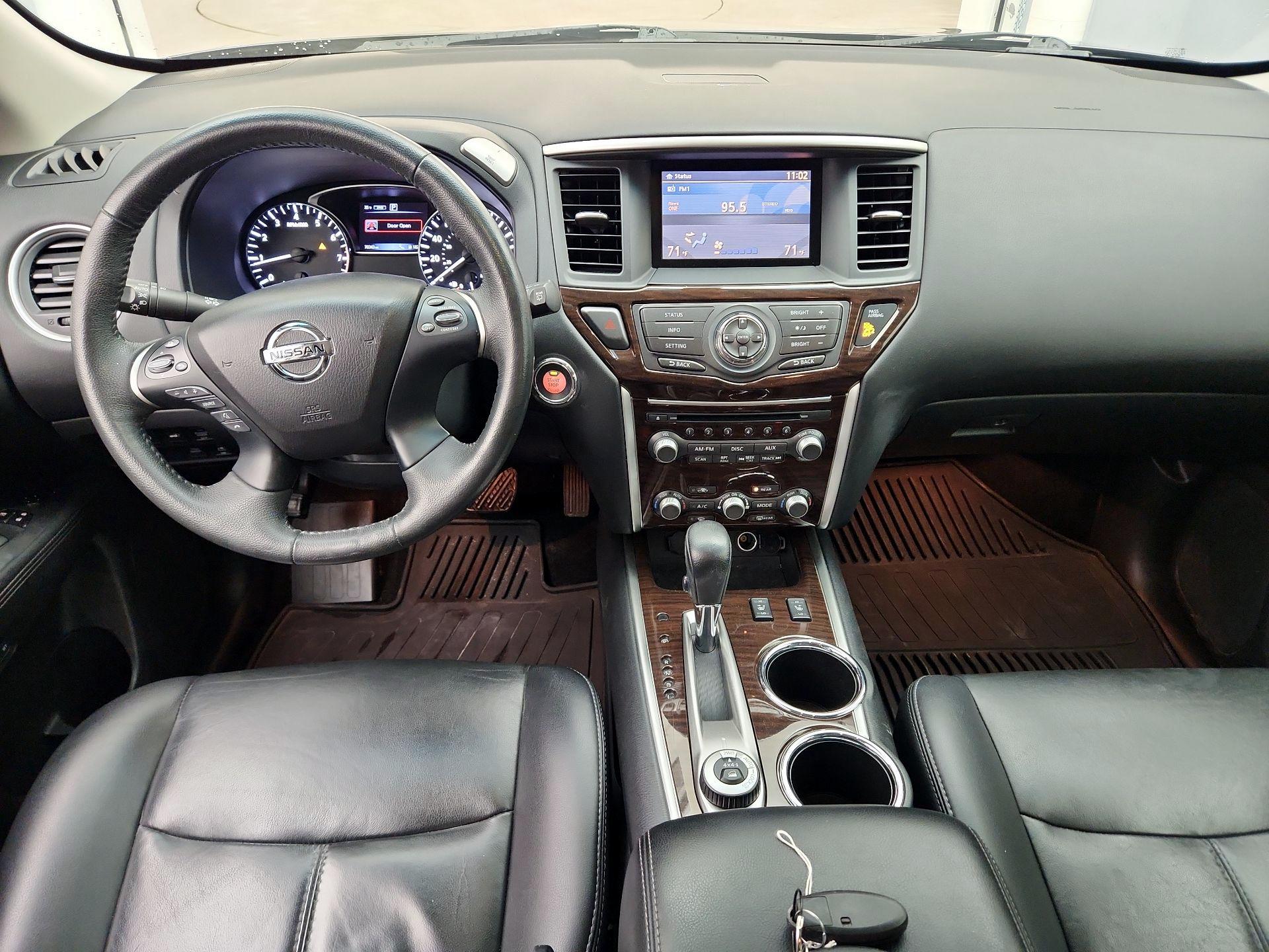 Thumbnail: 2016 Nissan Pathfinder - 9