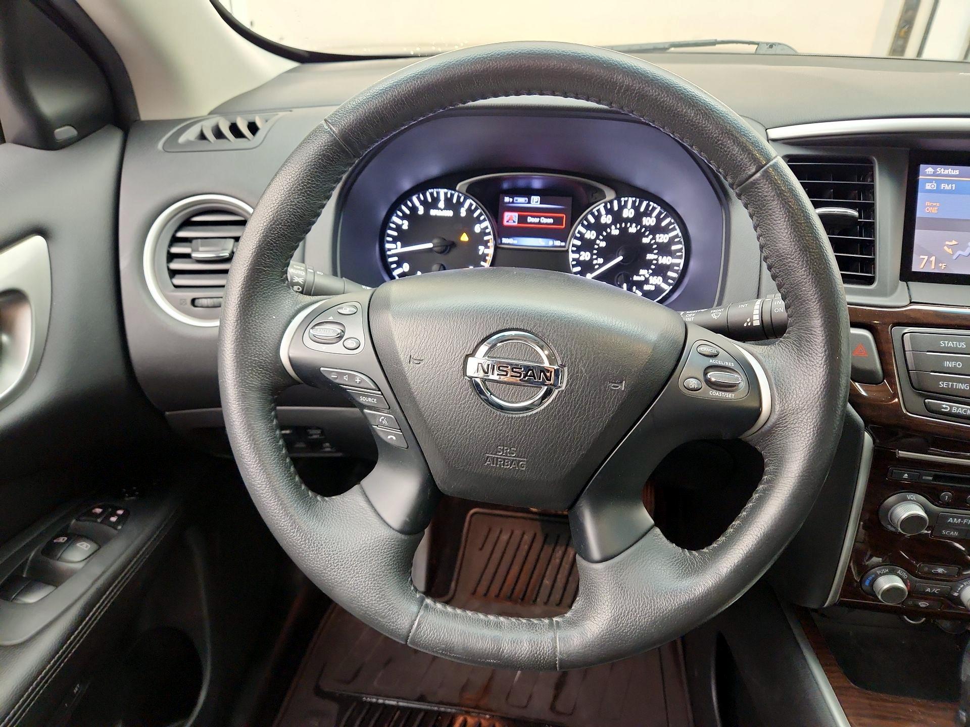 Thumbnail: 2016 Nissan Pathfinder - 10