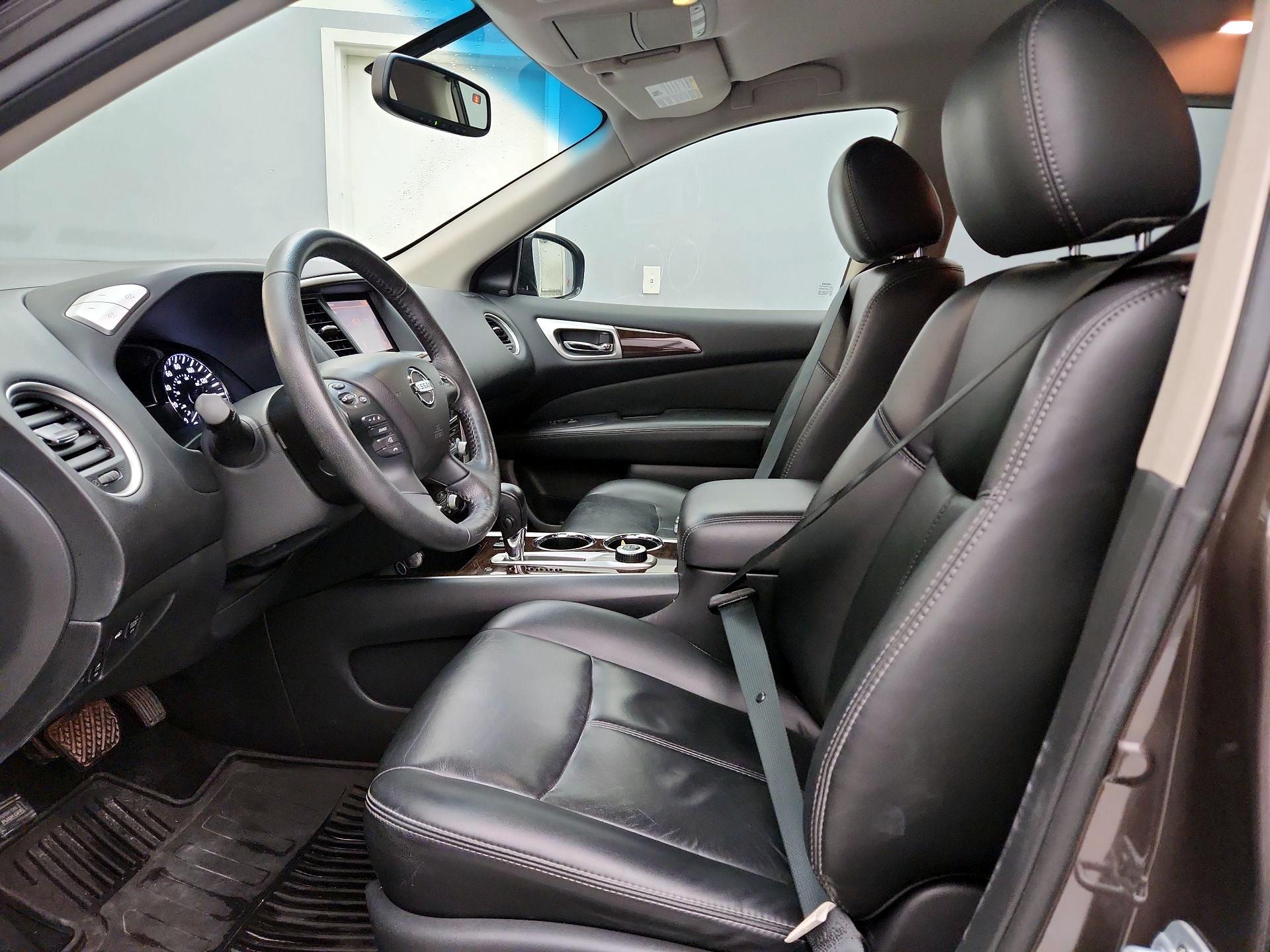 Thumbnail: 2016 Nissan Pathfinder - 11