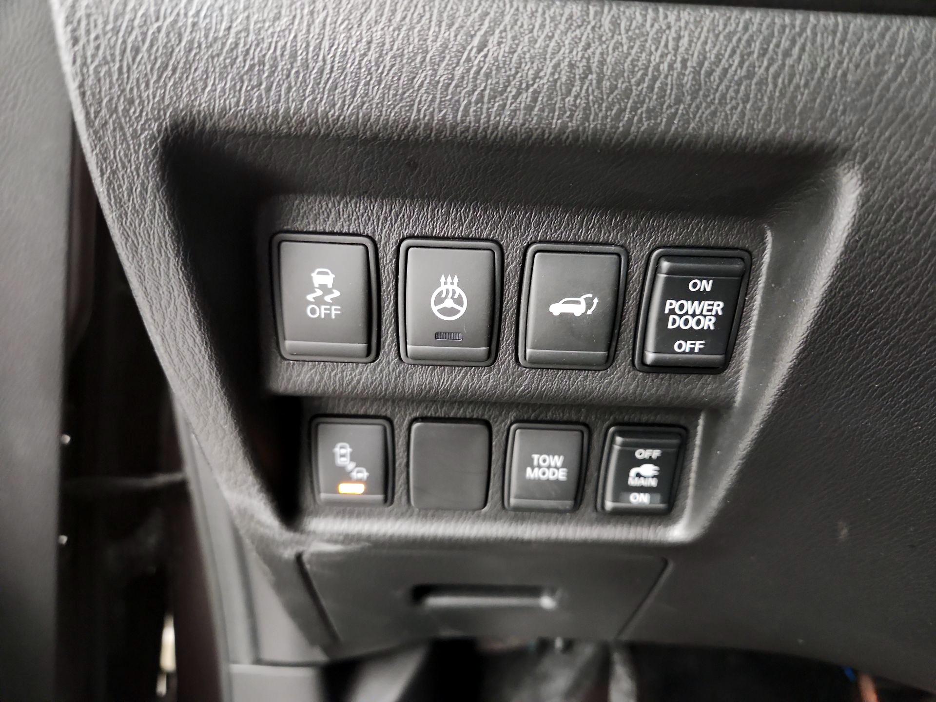 Thumbnail: 2016 Nissan Pathfinder - 13