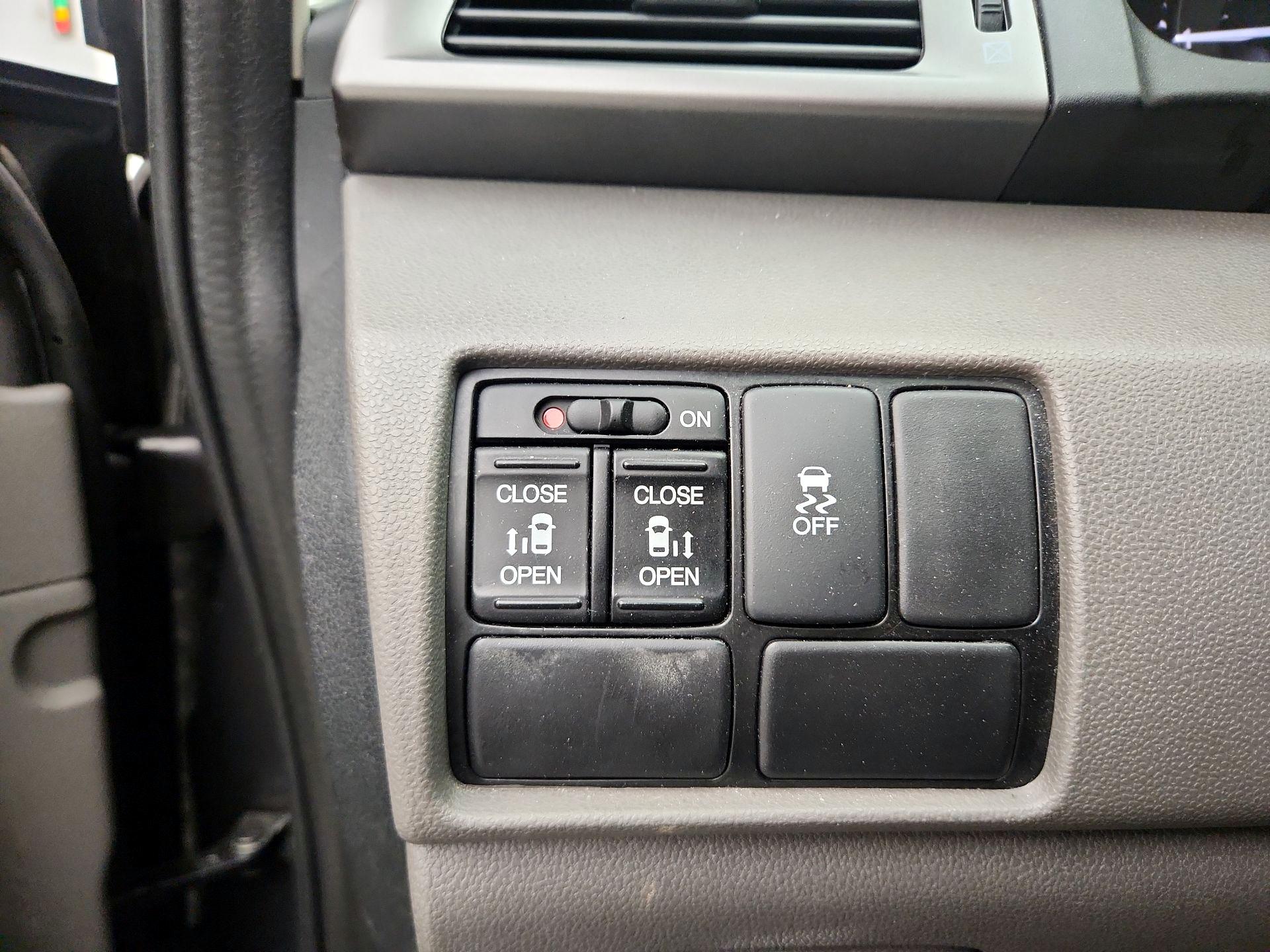 Thumbnail: 2016 Honda Odyssey - 13