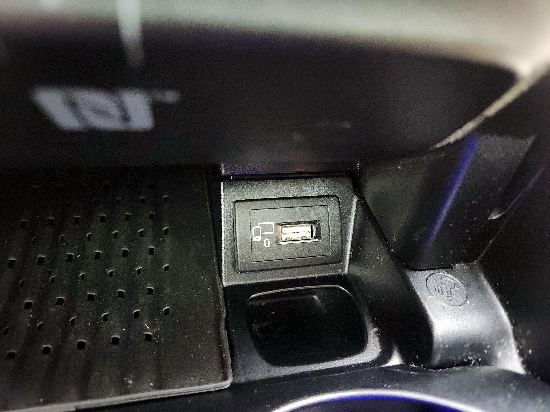 Thumbnail: 2020 Mercedes-Benz E-Class - 18