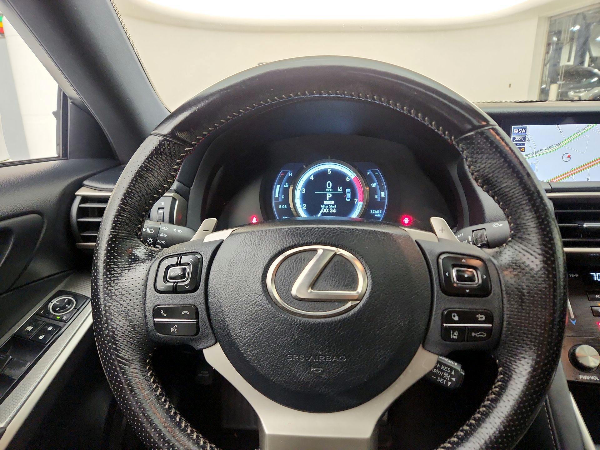 Thumbnail: 2018 Lexus IS - 10