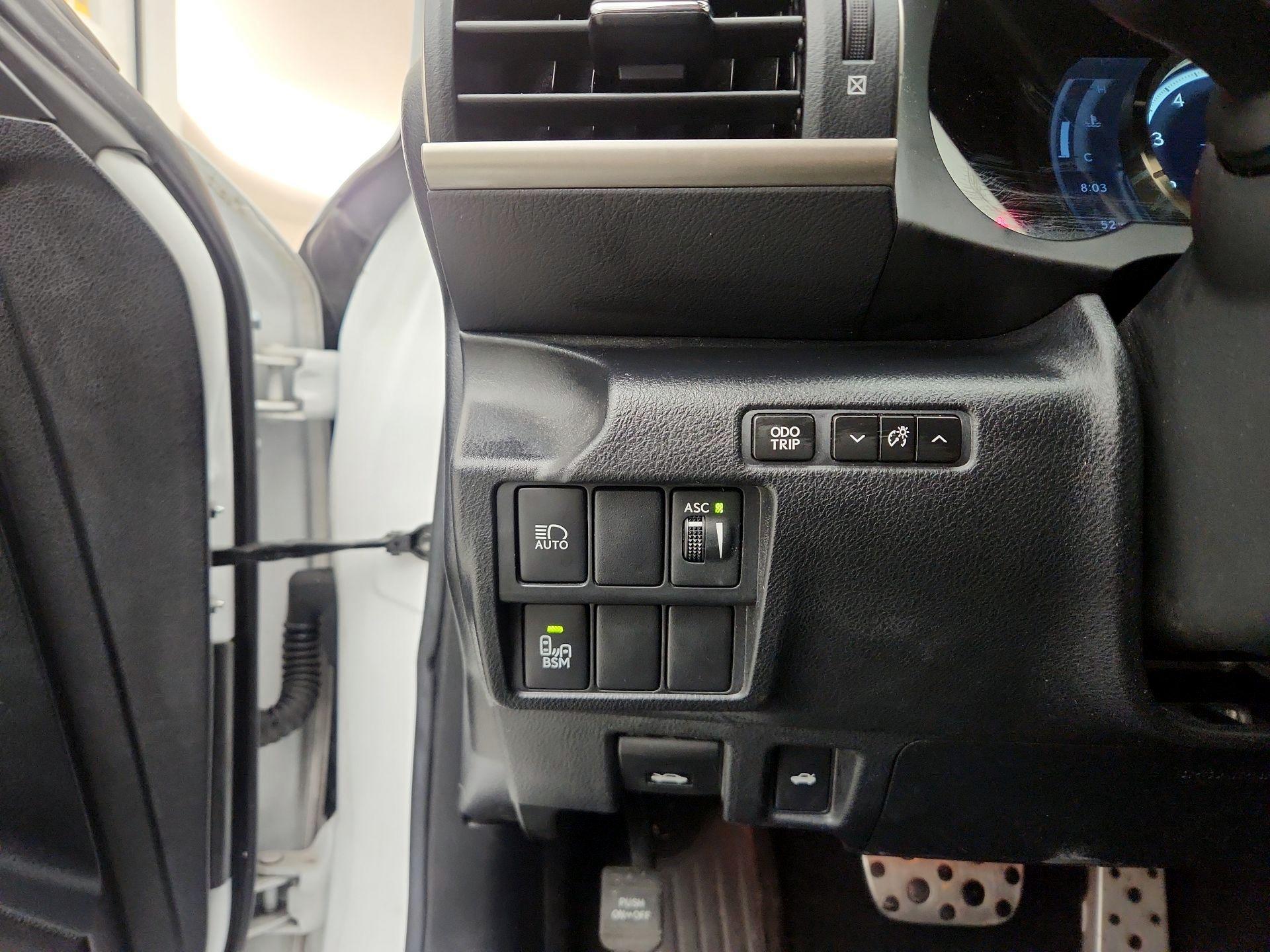 Thumbnail: 2018 Lexus IS - 13