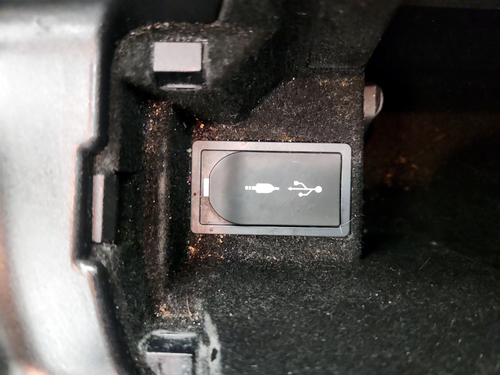 Thumbnail: 2018 Lexus IS - 19