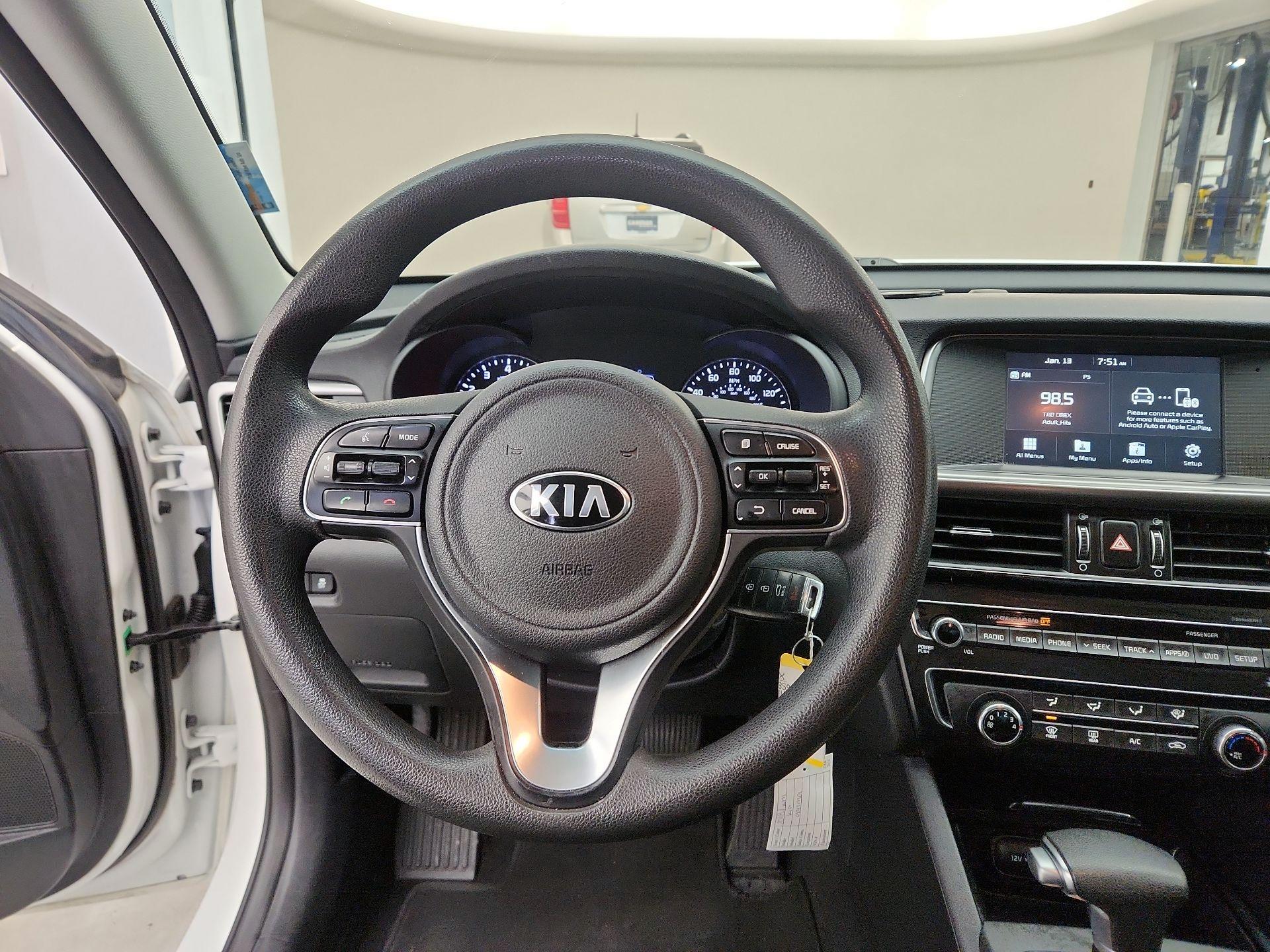 Thumbnail: 2018 Kia Optima - 10