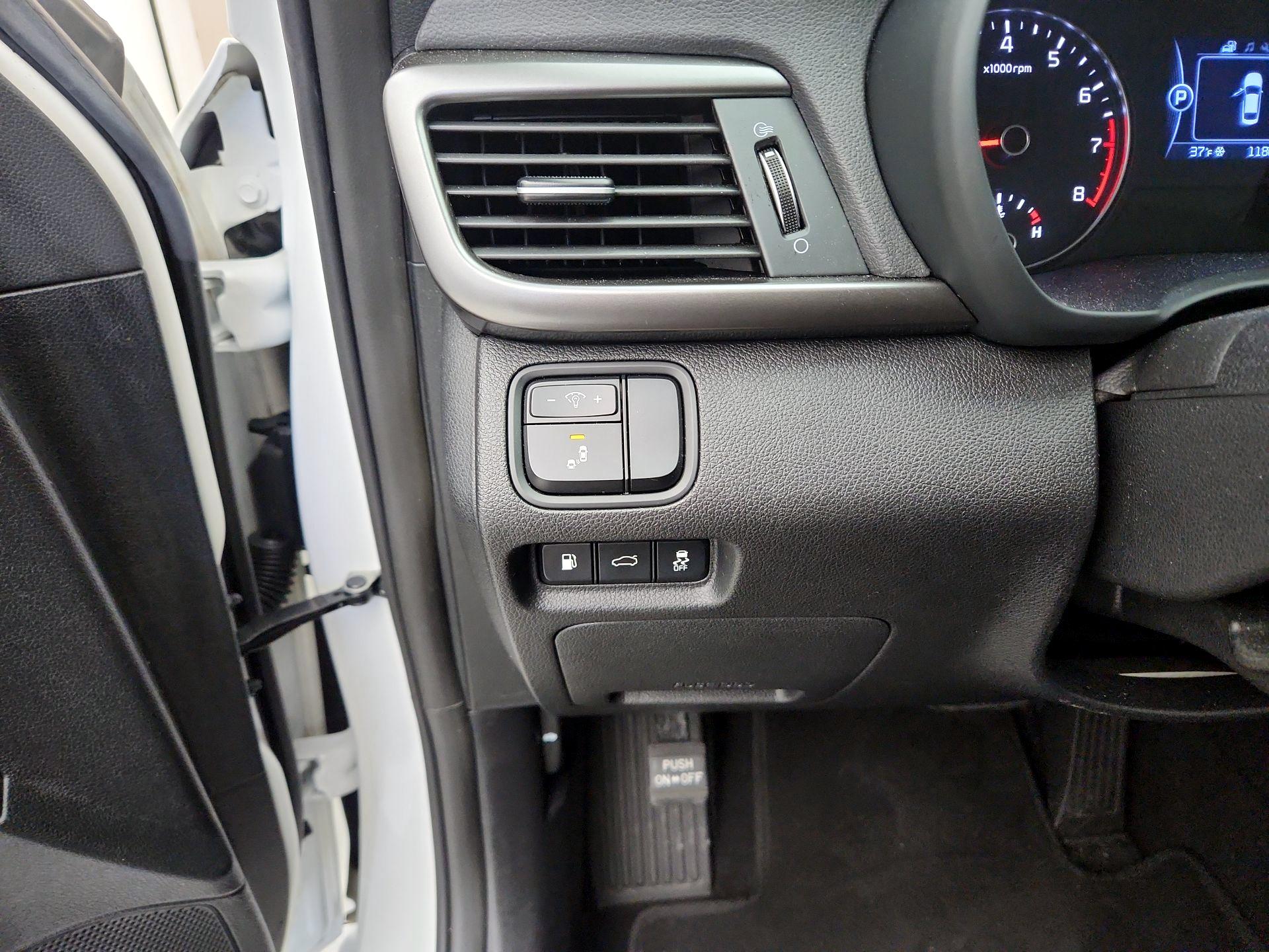 Thumbnail: 2018 Kia Optima - 13