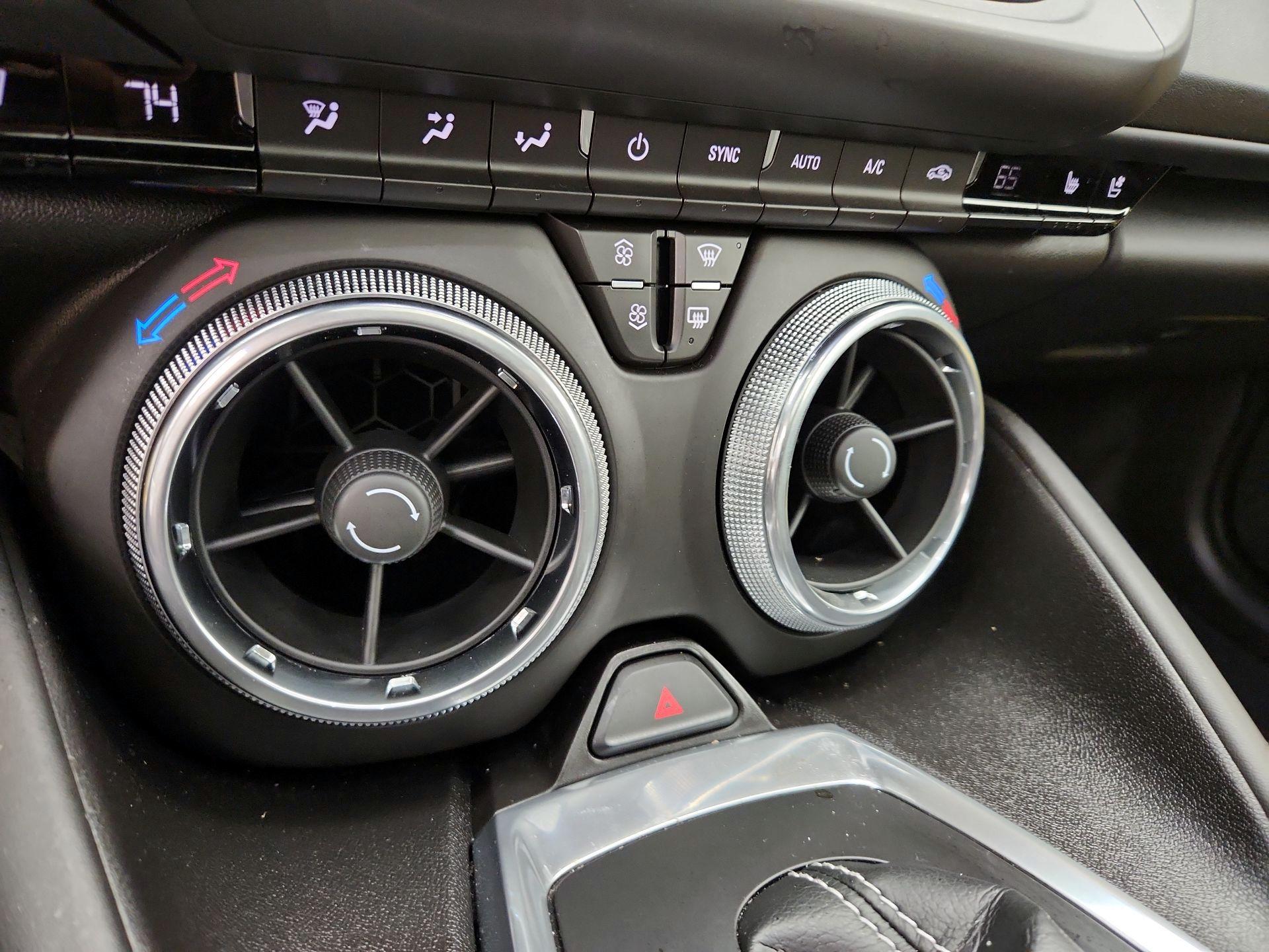 Thumbnail: 2016 Chevrolet Camaro - 16