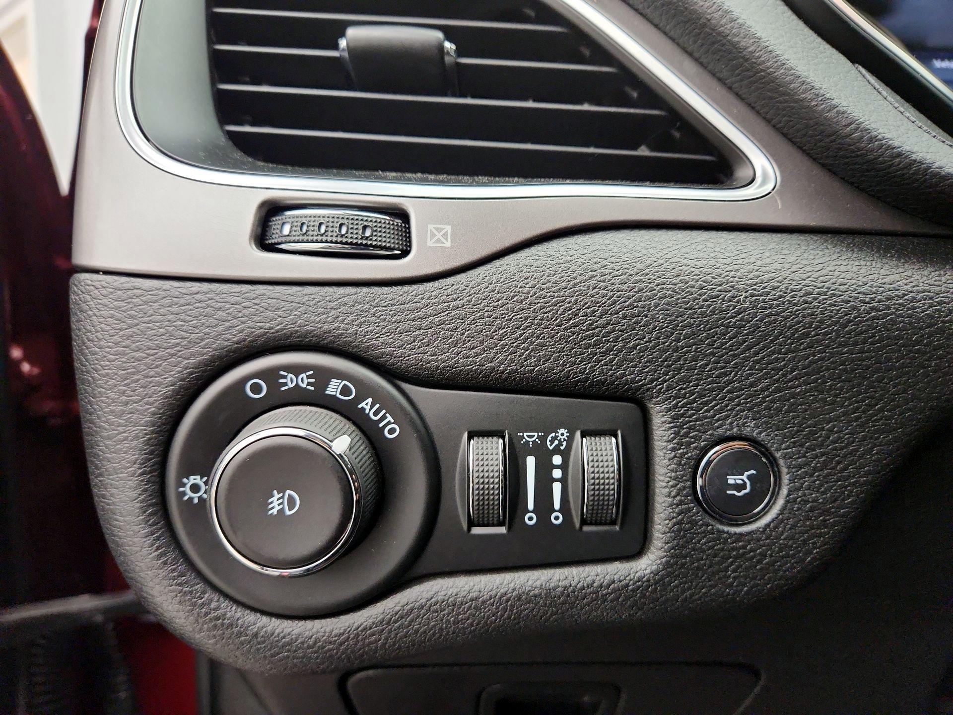 Thumbnail: 2022 Jeep Cherokee - 13