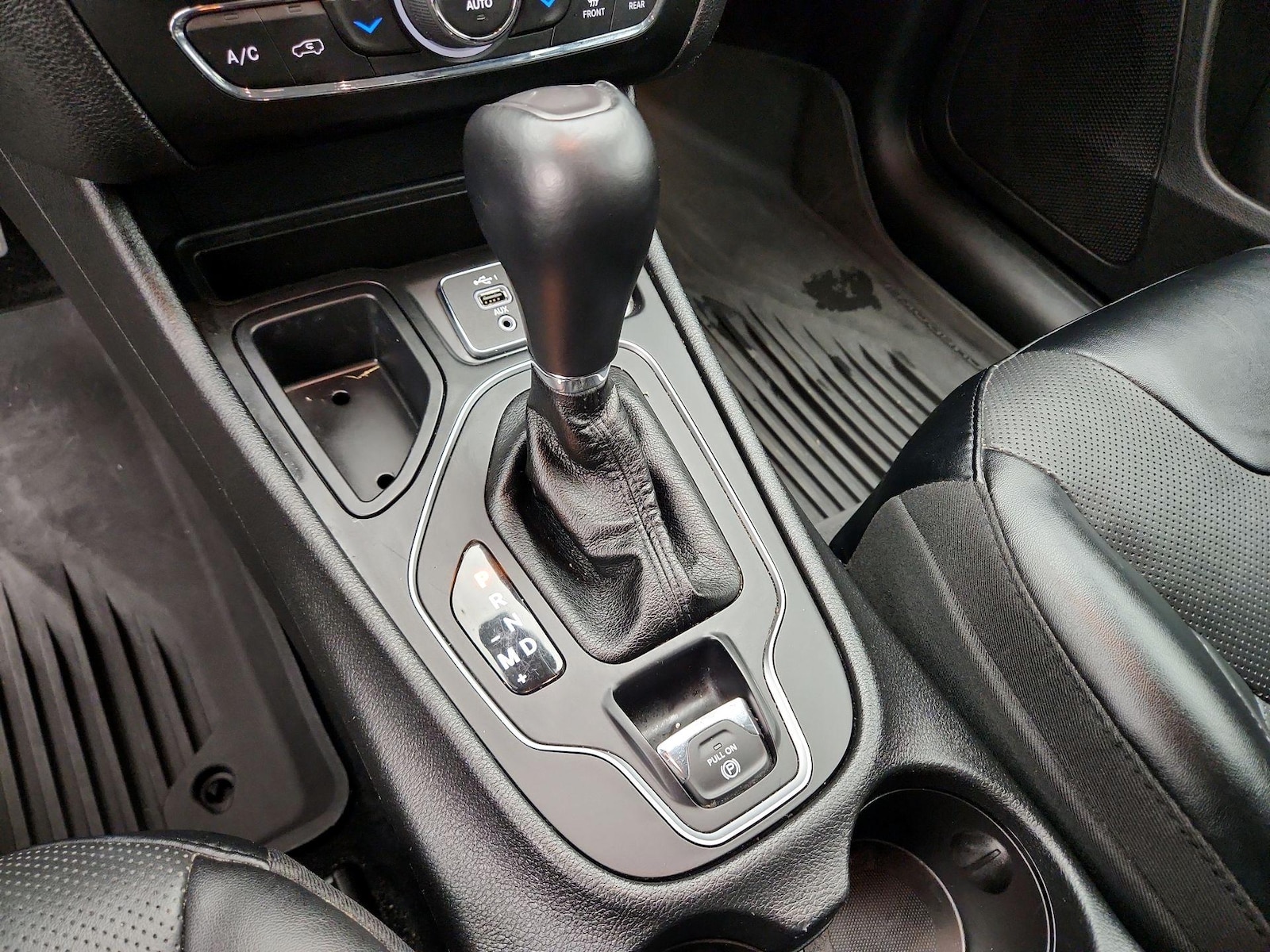 2022 Jeep Cherokee Latitude Lux - Photo 18