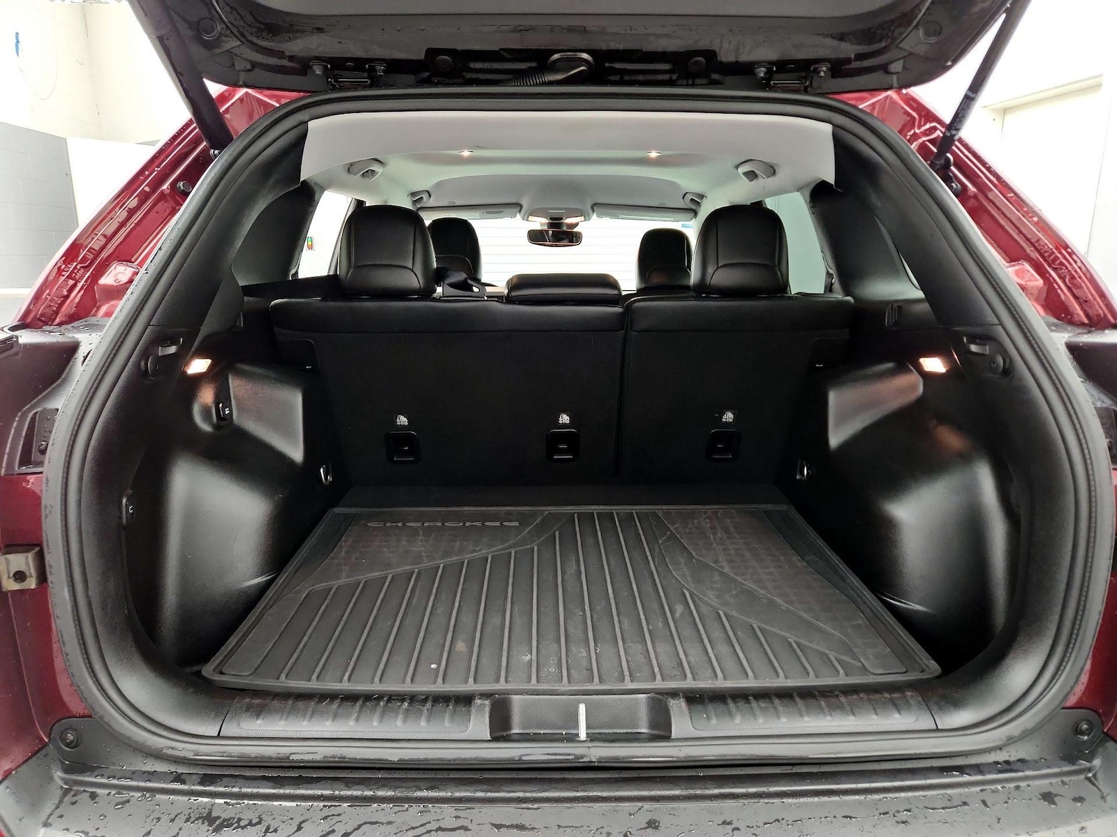 2022 Jeep Cherokee Latitude Lux - Photo 21