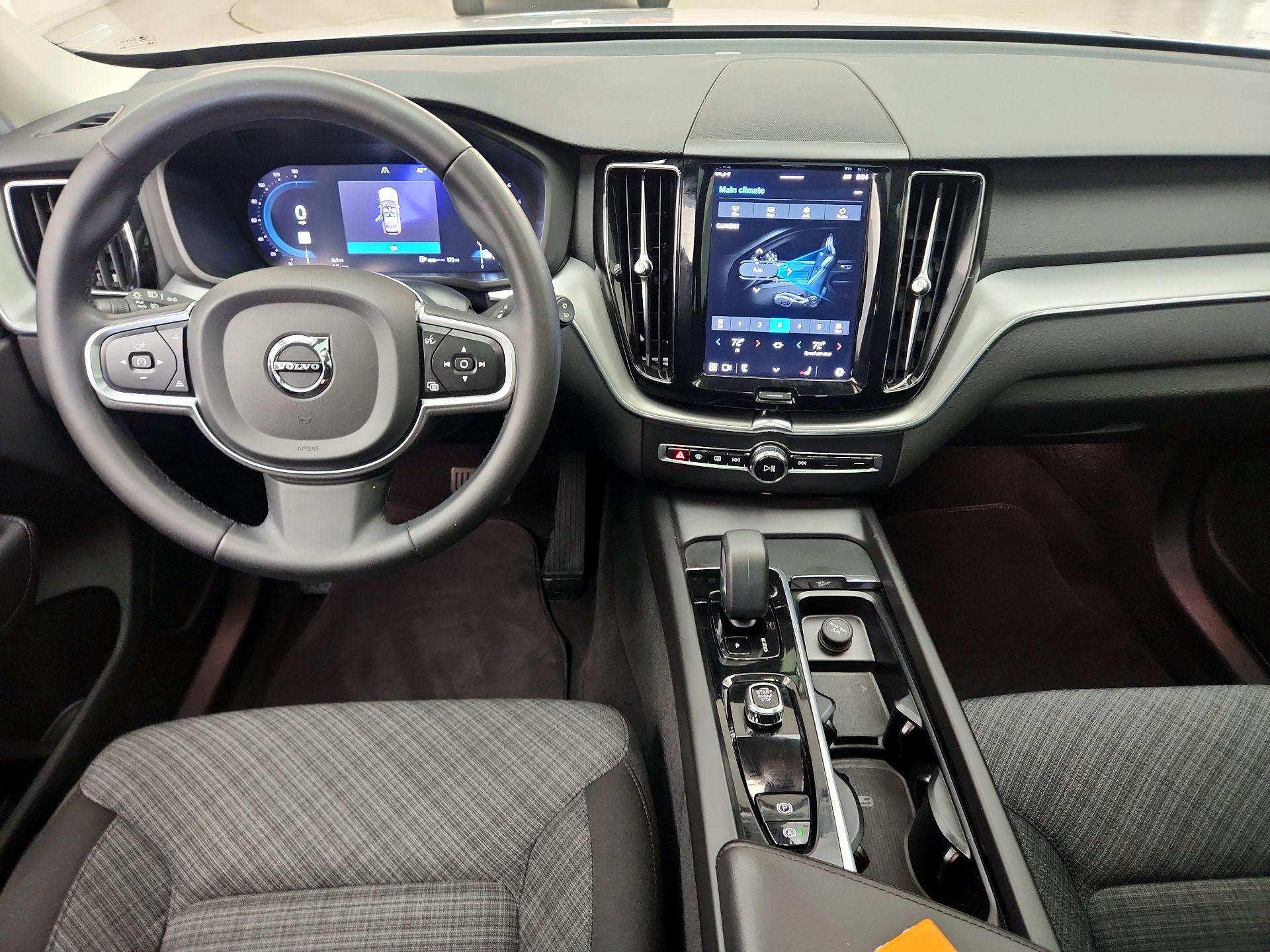 Thumbnail: 2023 Volvo XC60 - 9