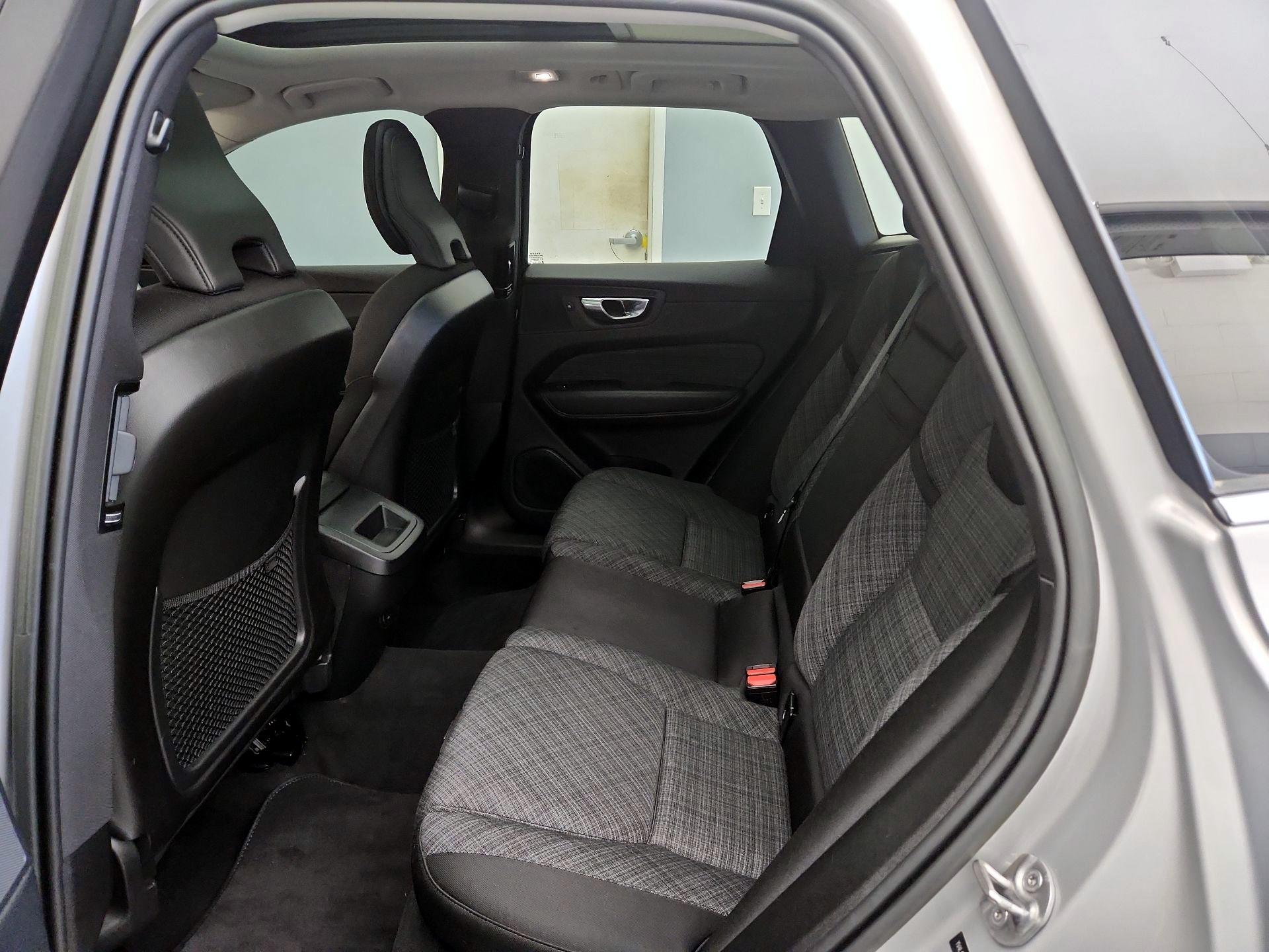 Thumbnail: 2023 Volvo XC60 - 20