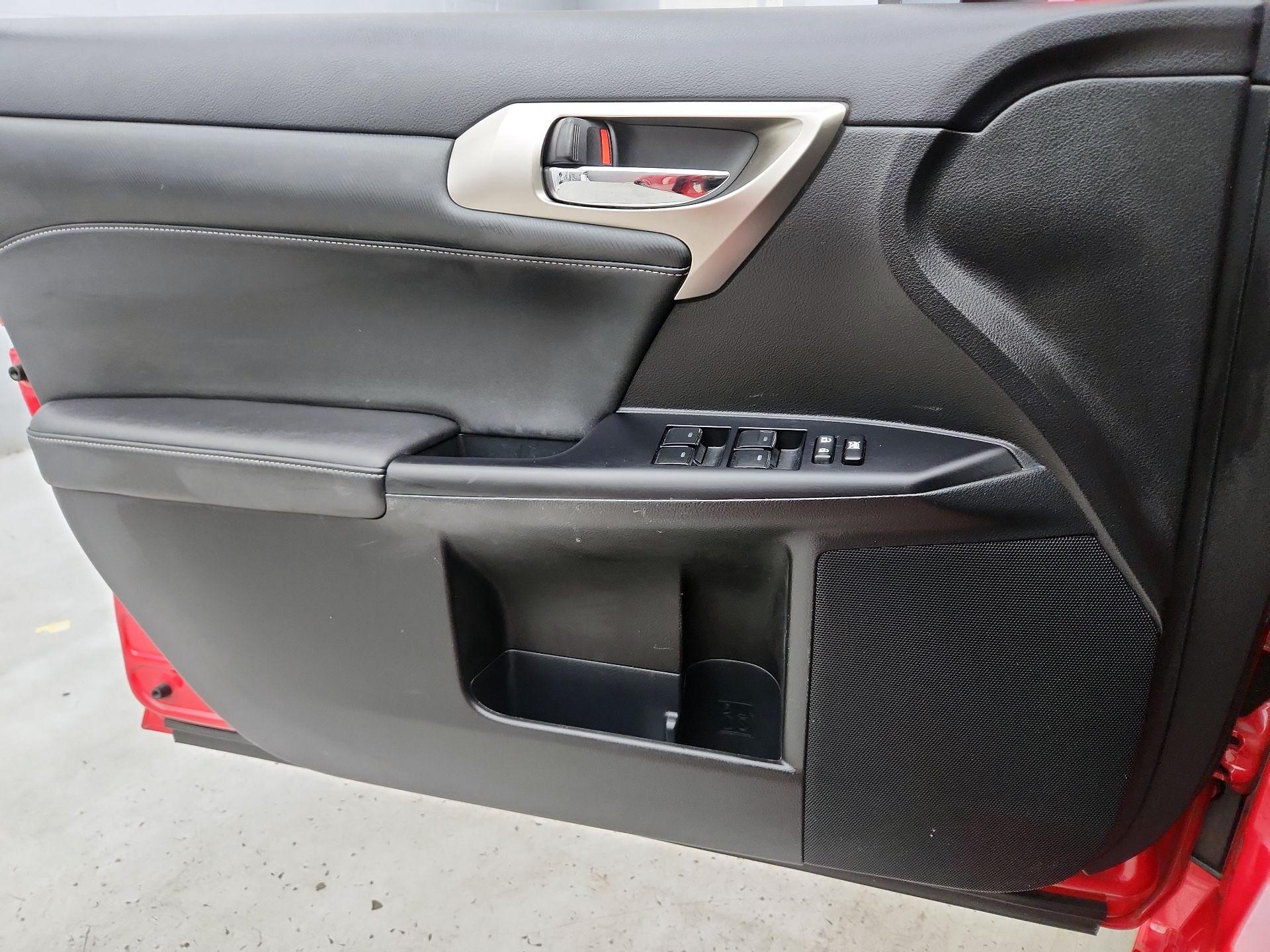 Thumbnail: 2015 Lexus CT - 12