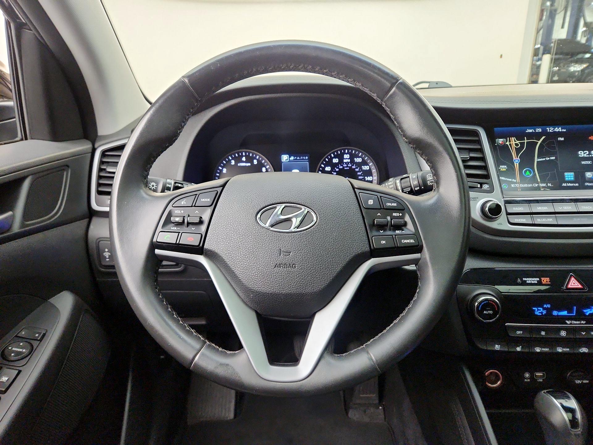 Thumbnail: 2016 Hyundai Tucson - 10