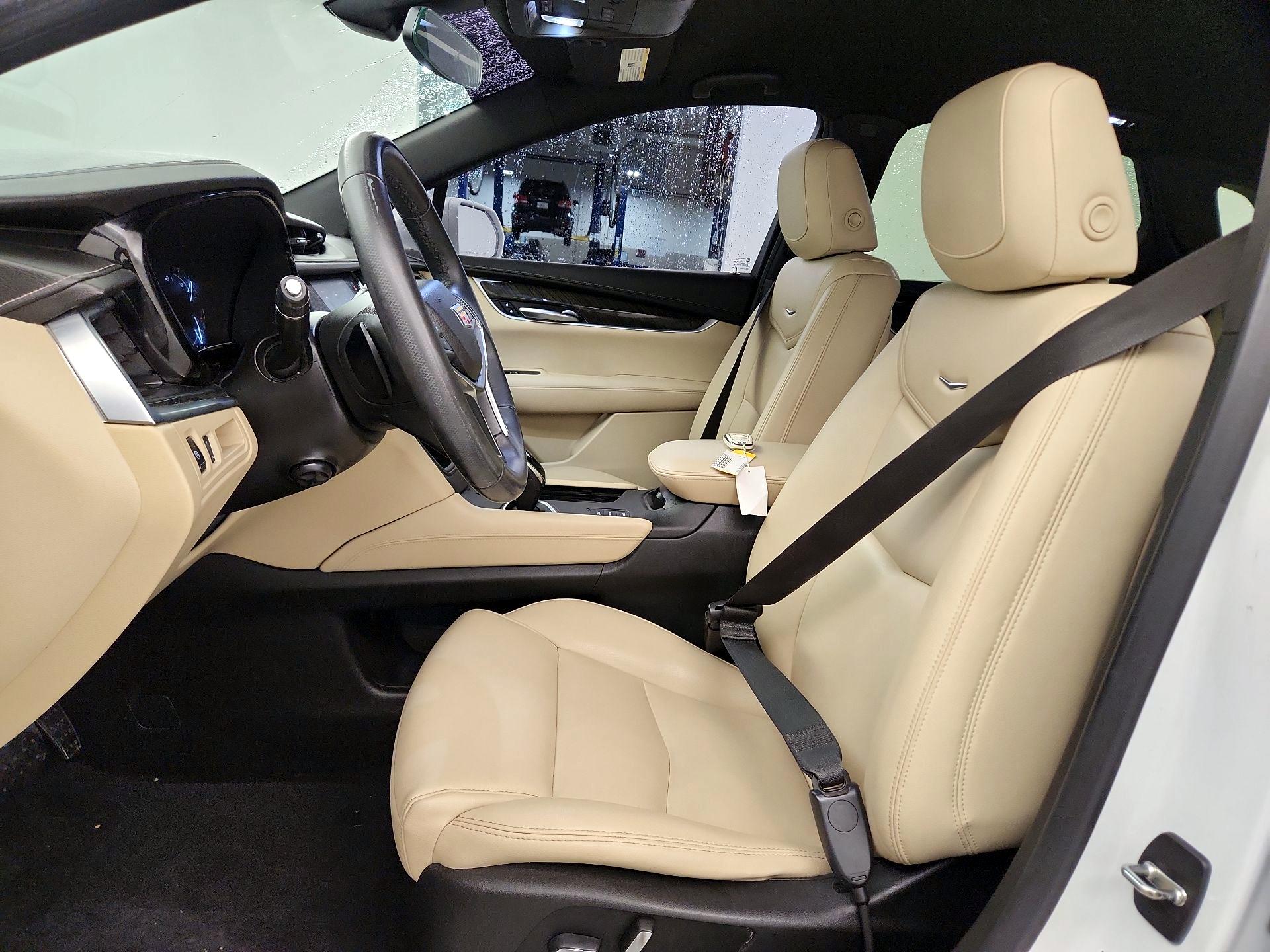 Thumbnail: 2018 Cadillac XT5 - 11