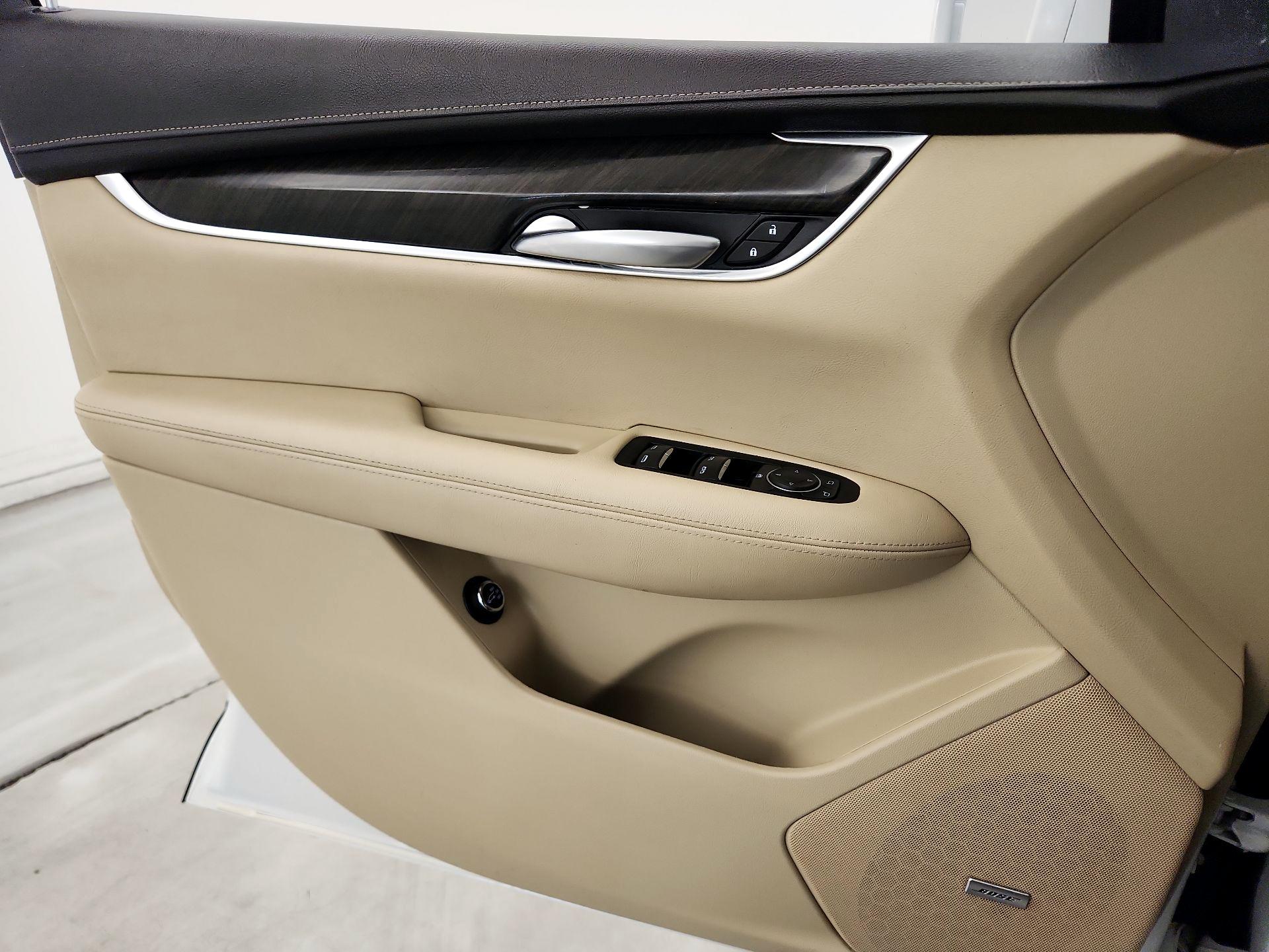 Thumbnail: 2018 Cadillac XT5 - 12