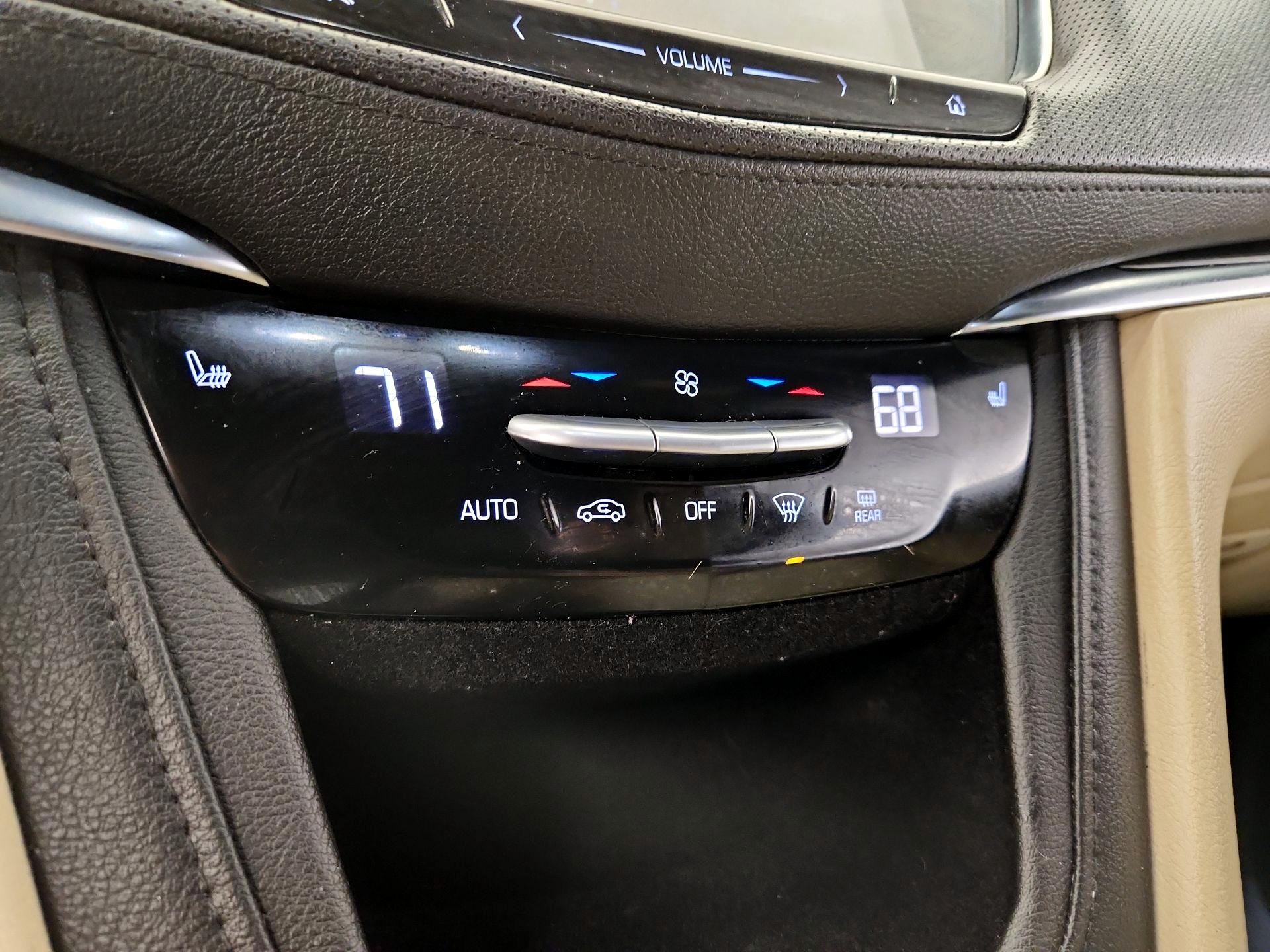 Thumbnail: 2018 Cadillac XT5 - 16