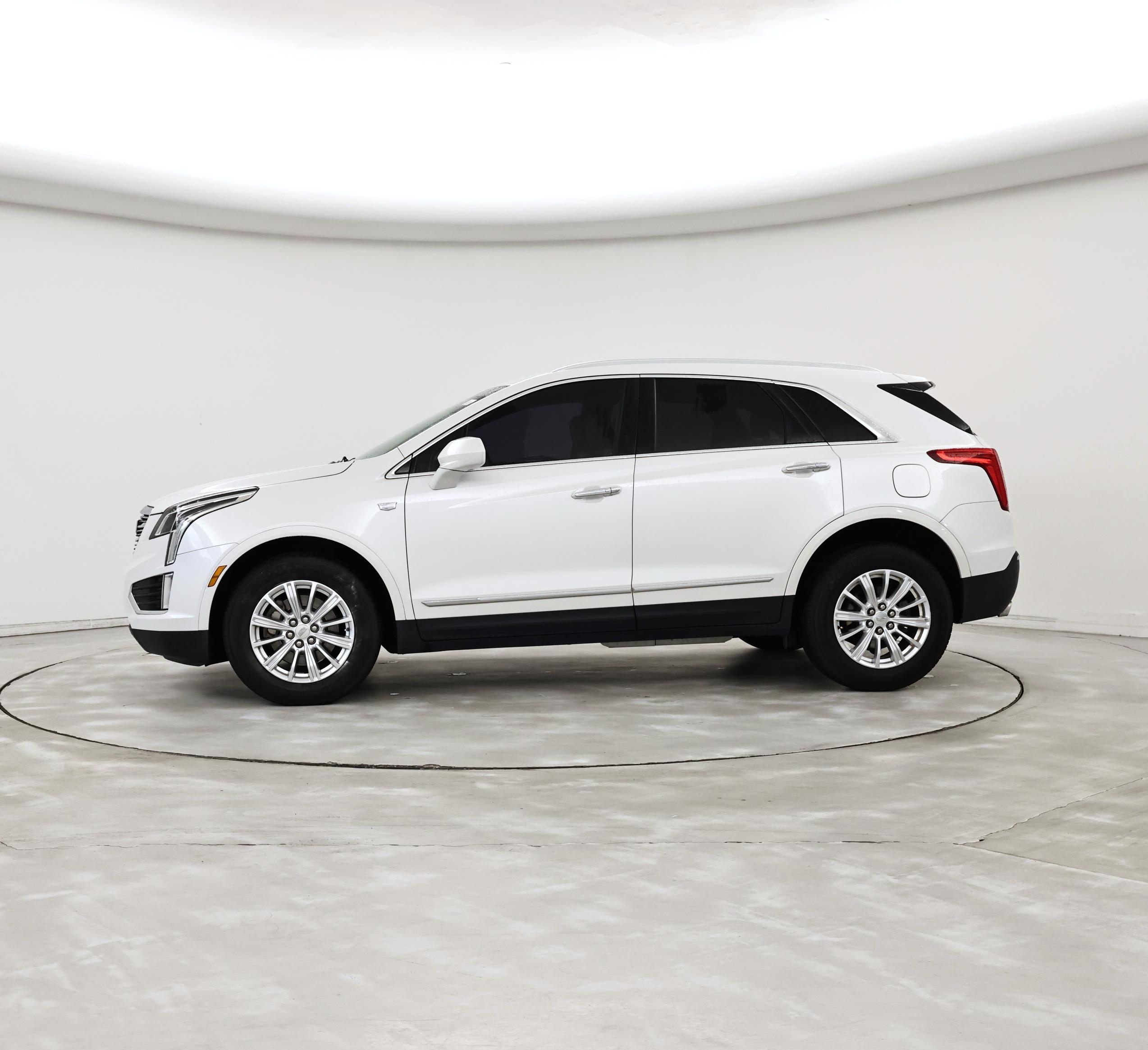 Thumbnail: 2018 Cadillac XT5 - 3