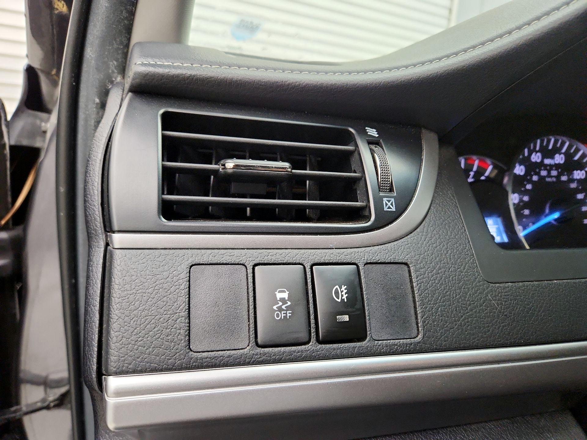 Thumbnail: 2014 Toyota Camry - 13