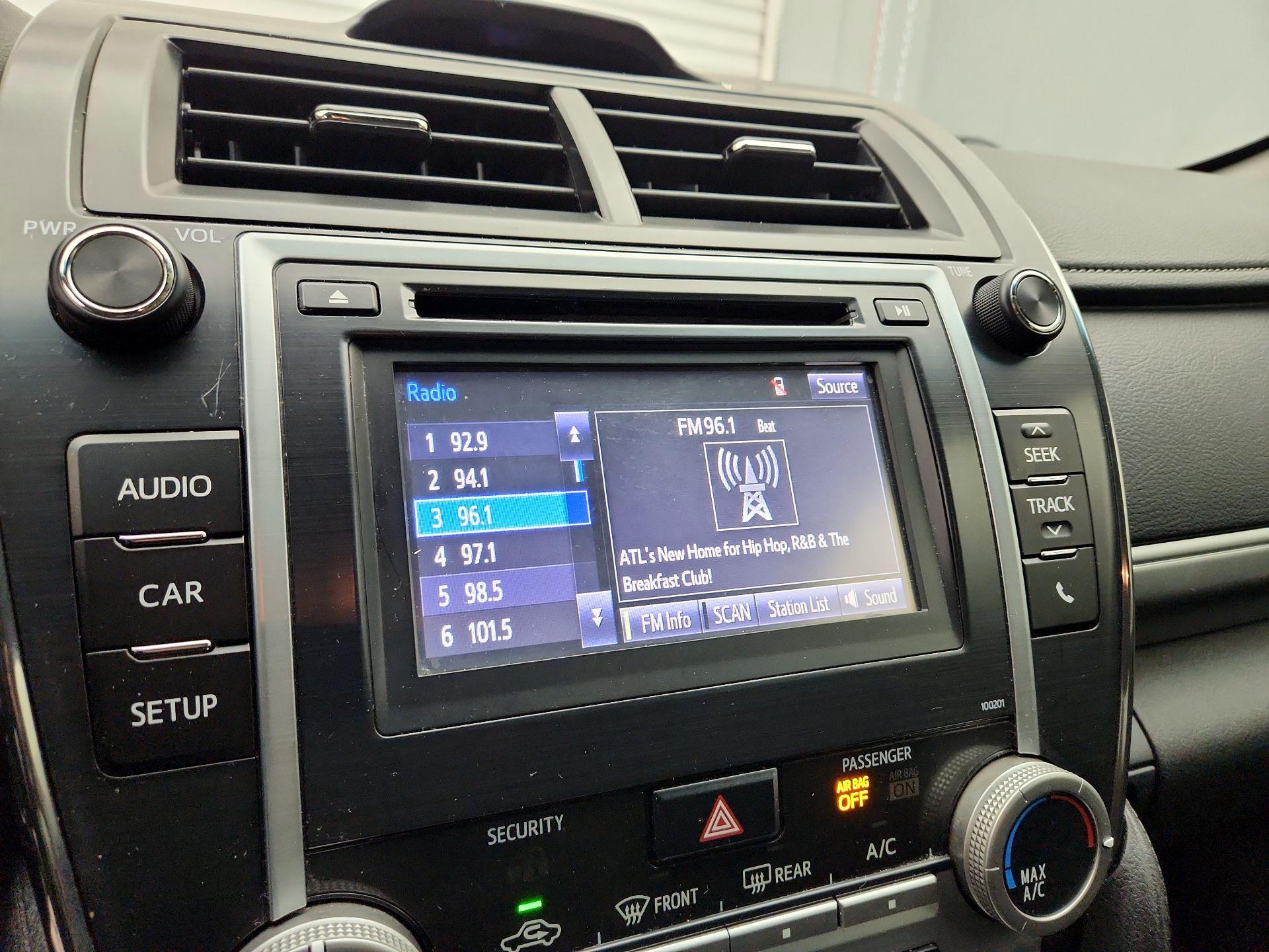 Thumbnail: 2014 Toyota Camry - 15