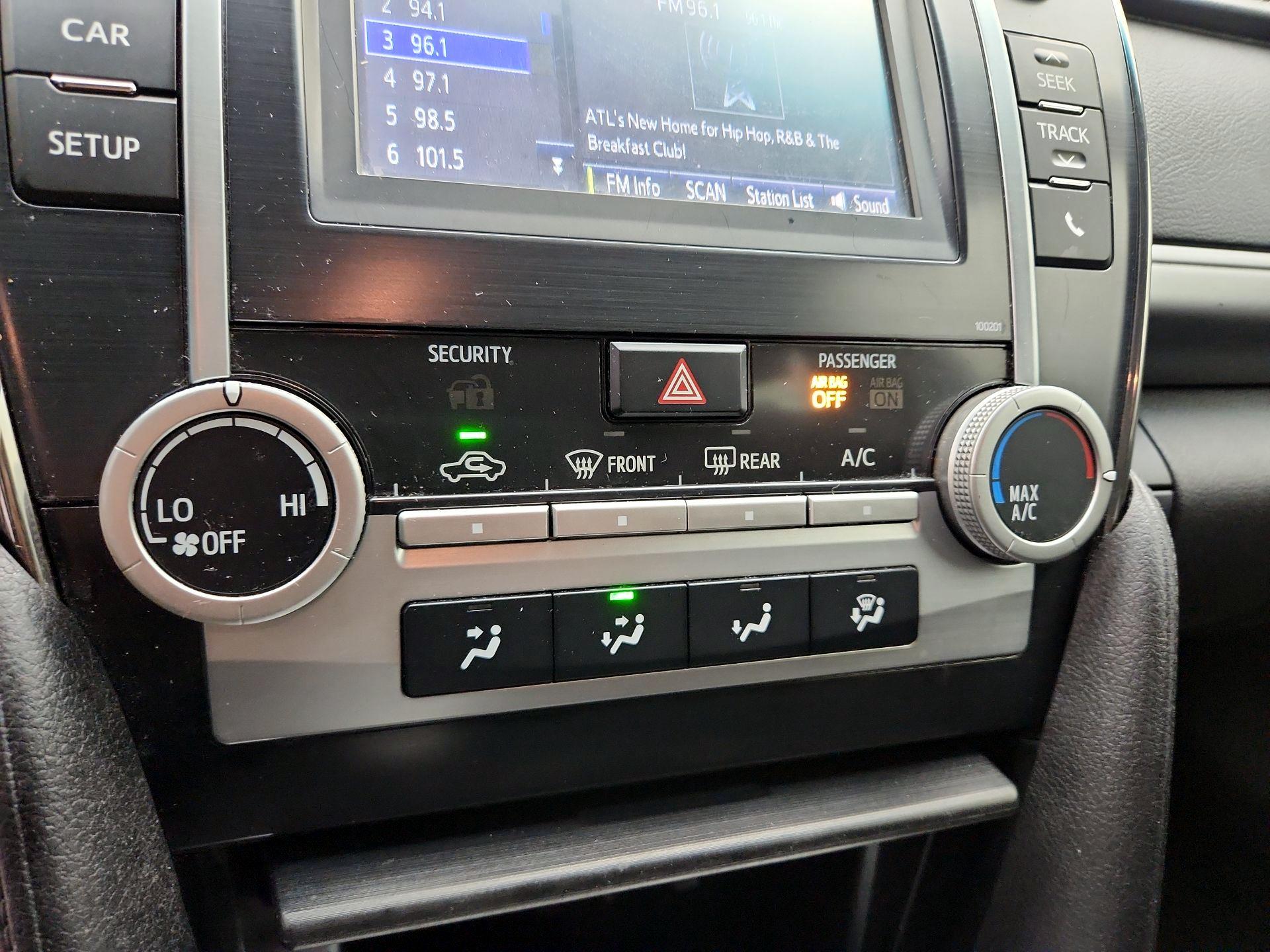 Thumbnail: 2014 Toyota Camry - 16