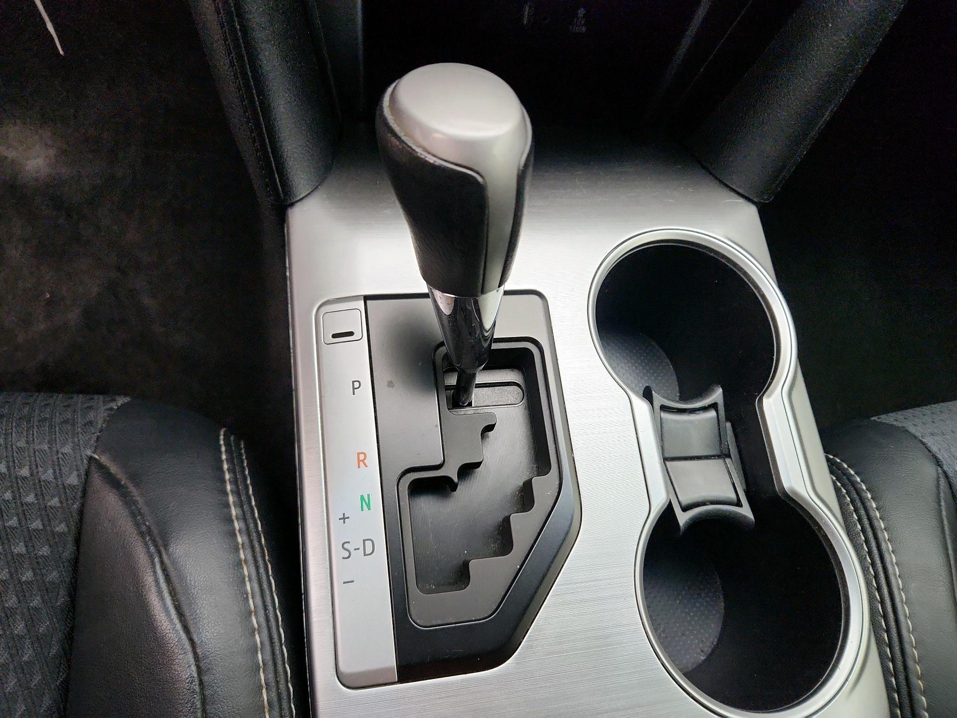 Thumbnail: 2014 Toyota Camry - 17