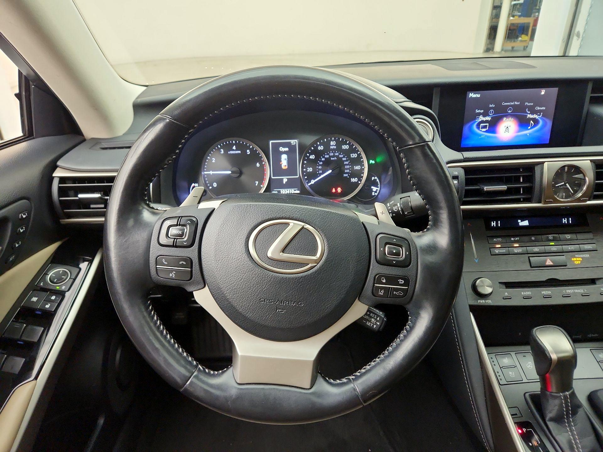 Thumbnail: 2020 Lexus IS - 10