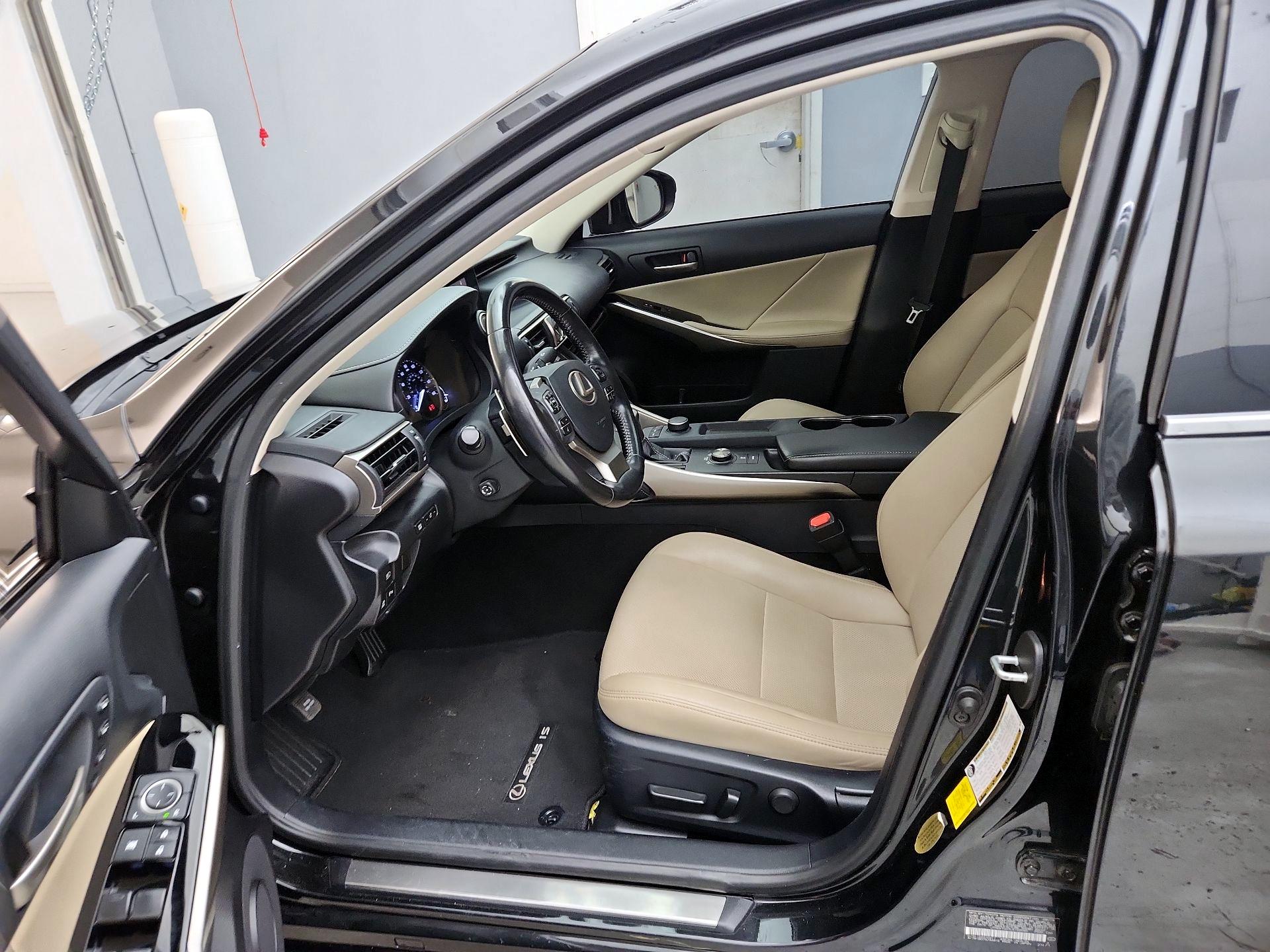 Thumbnail: 2020 Lexus IS - 11