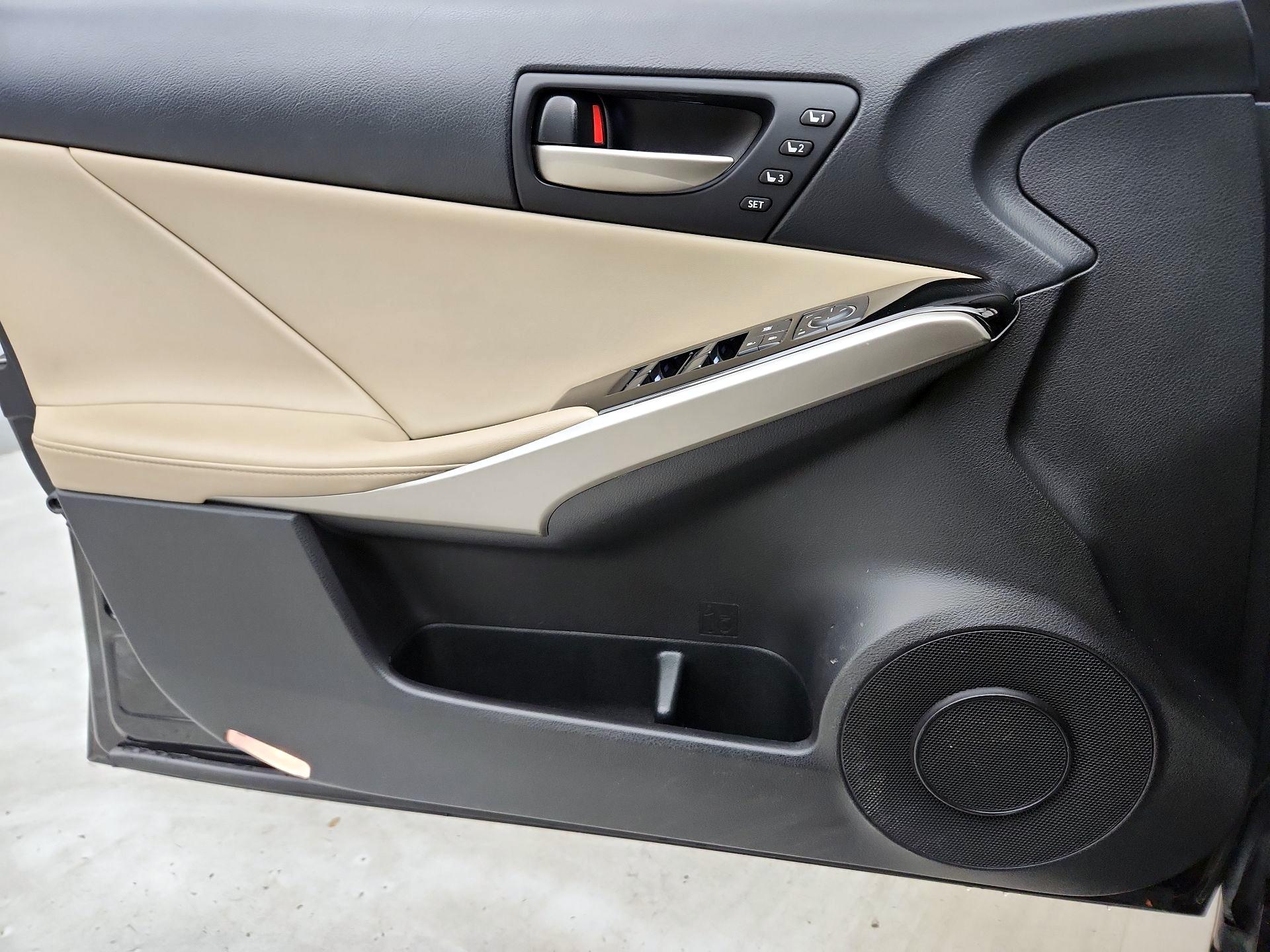 Thumbnail: 2020 Lexus IS - 12