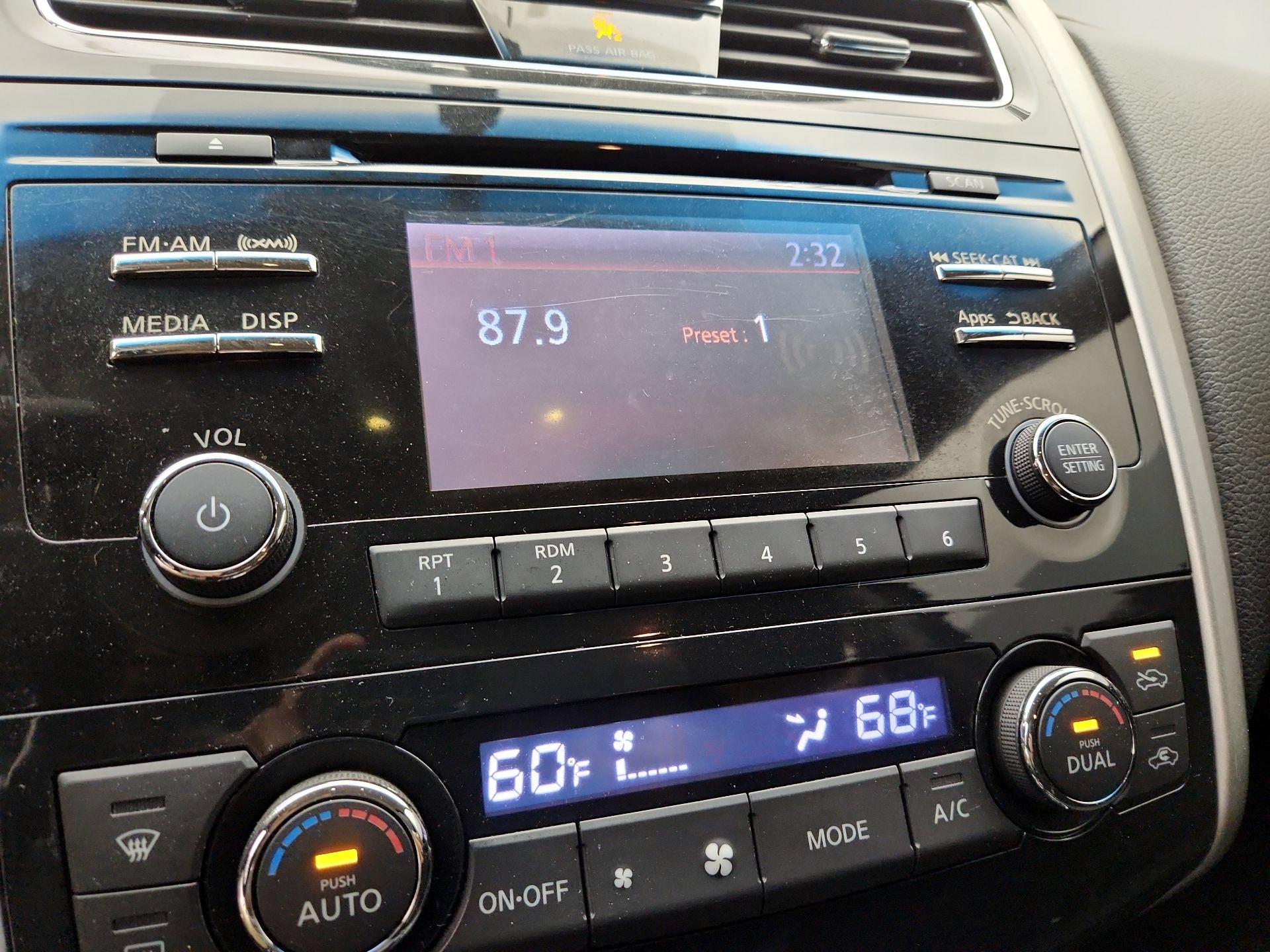 Thumbnail: 2014 Nissan Altima - 15