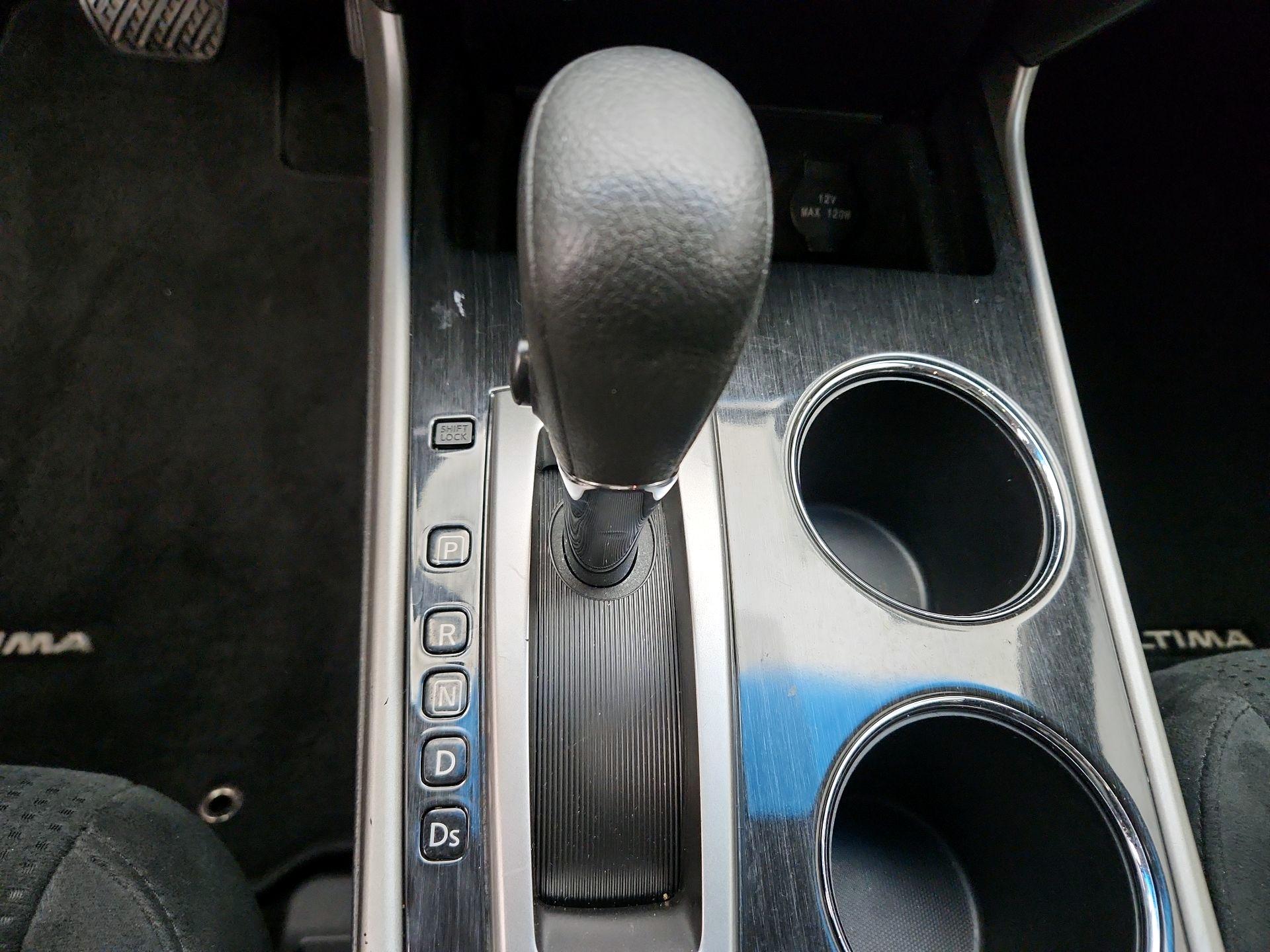 Thumbnail: 2014 Nissan Altima - 17