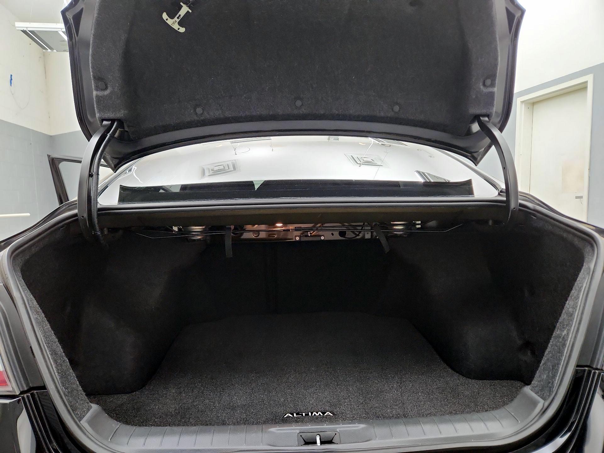 Thumbnail: 2014 Nissan Altima - 20