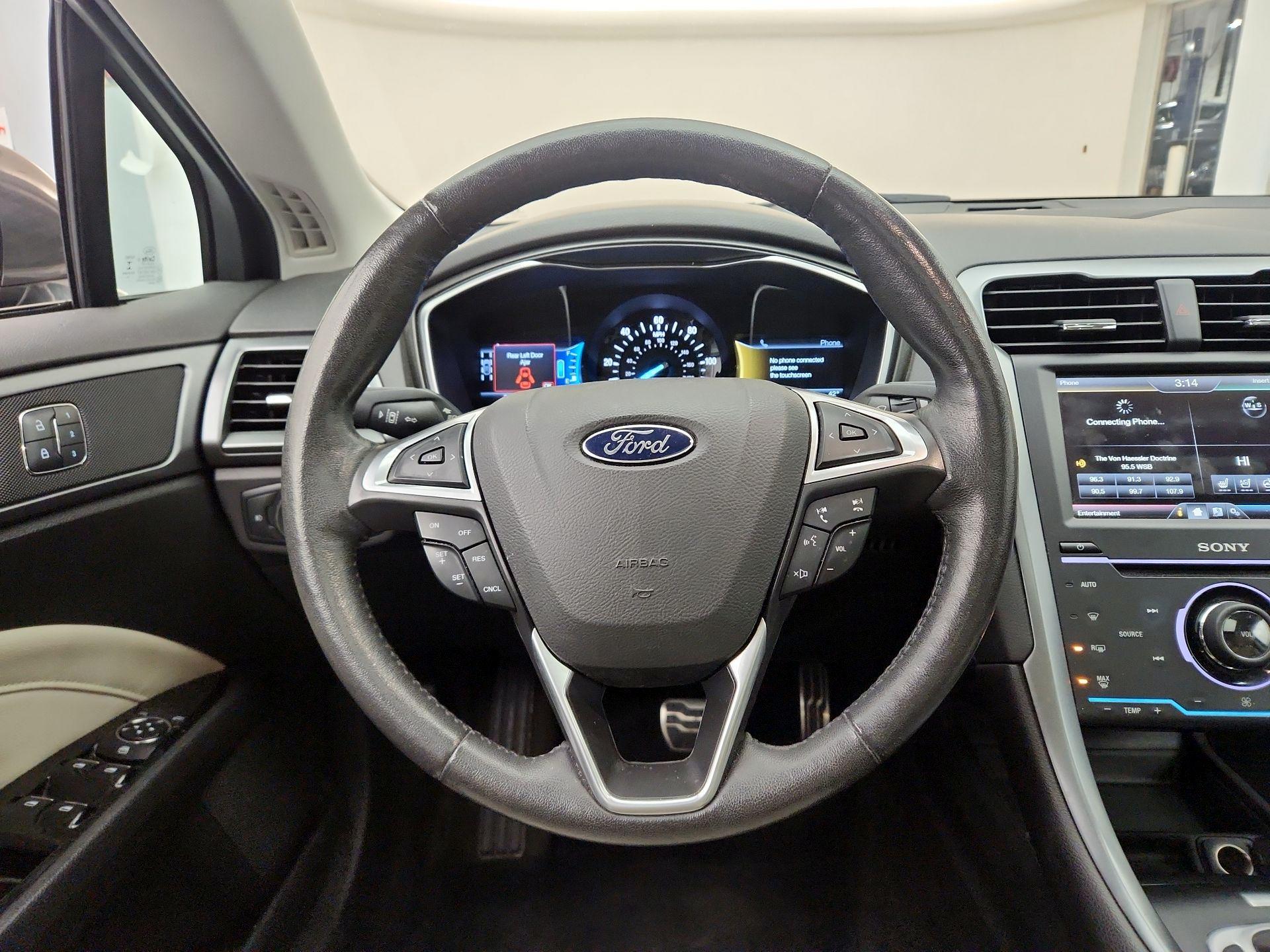 Thumbnail: 2015 Ford Fusion - 10