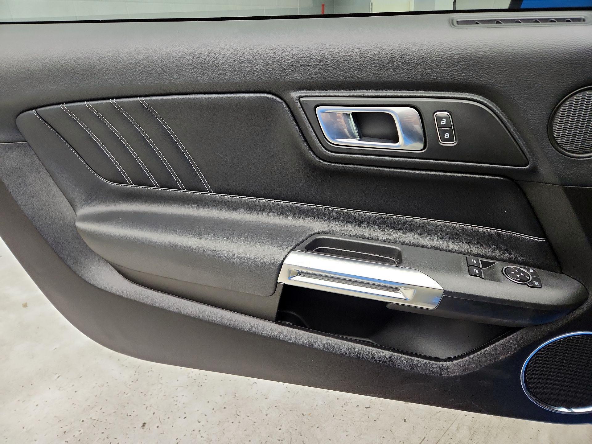 Thumbnail: 2022 Ford Mustang - 12