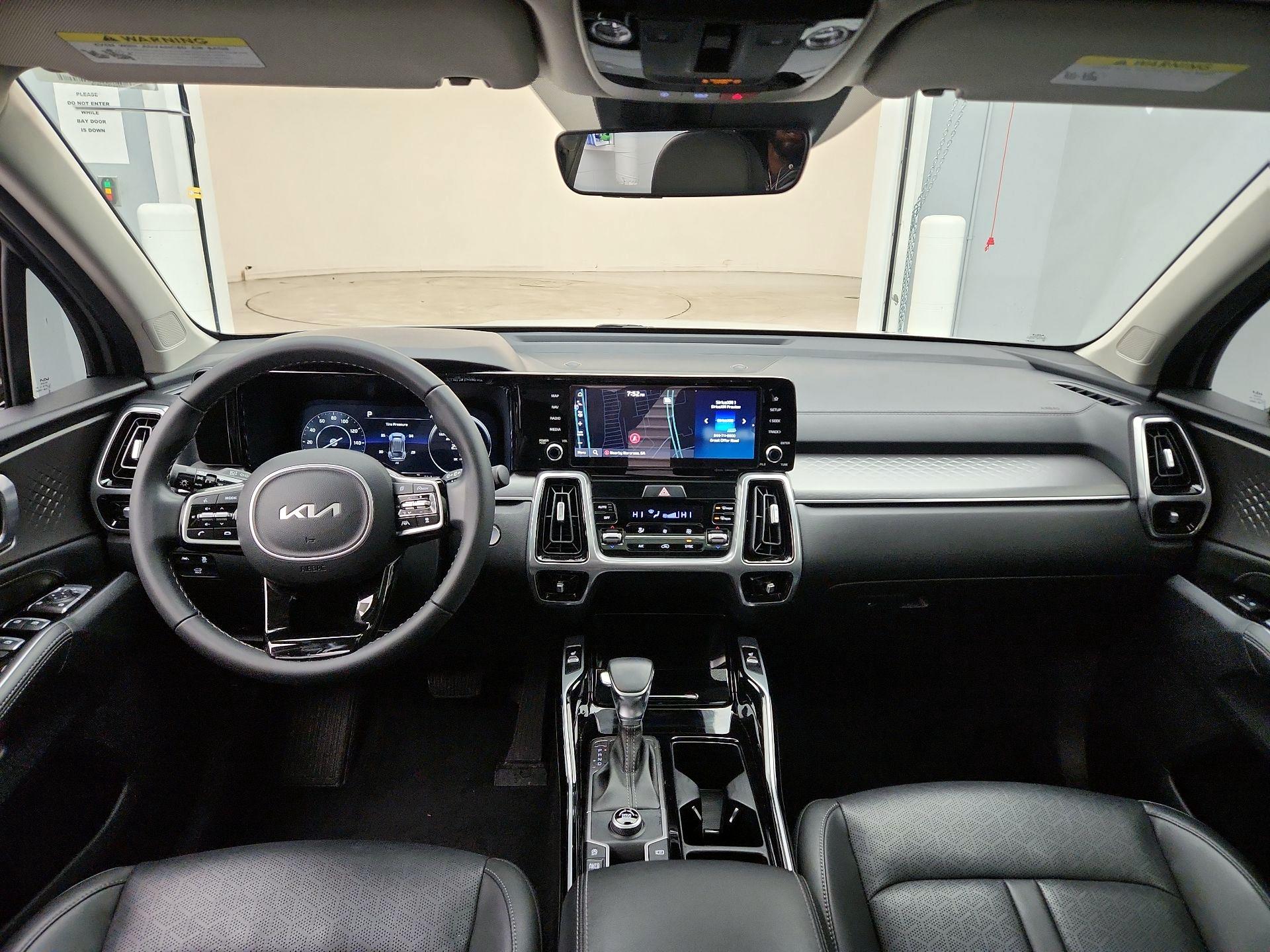 Thumbnail: 2023 Kia Sorento - 9