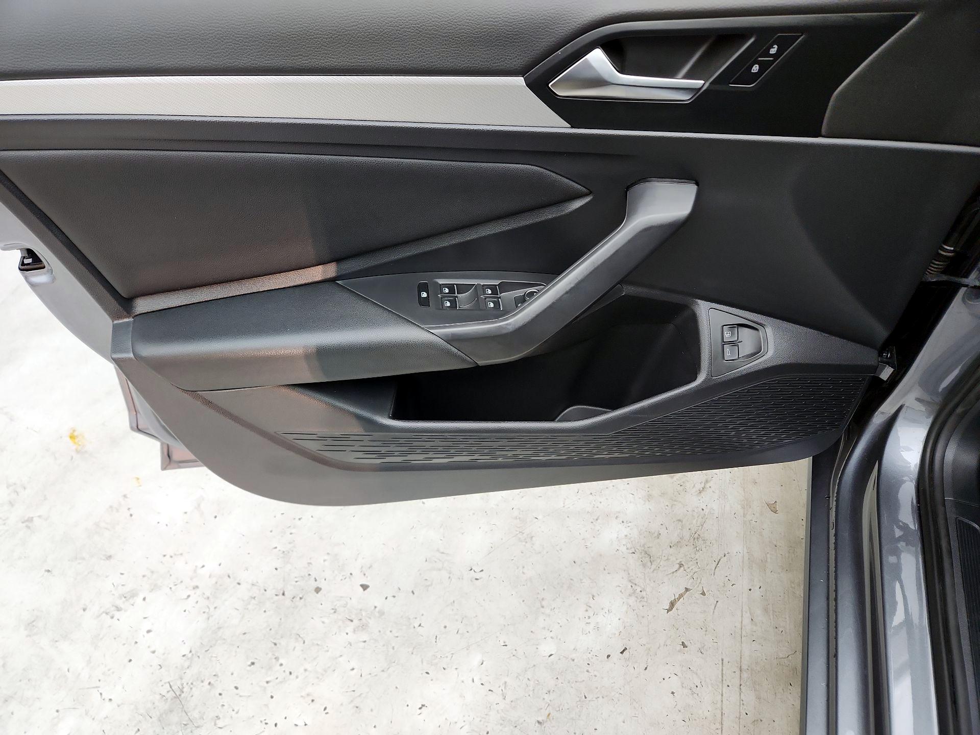 Thumbnail: 2021 Volkswagen Jetta - 12