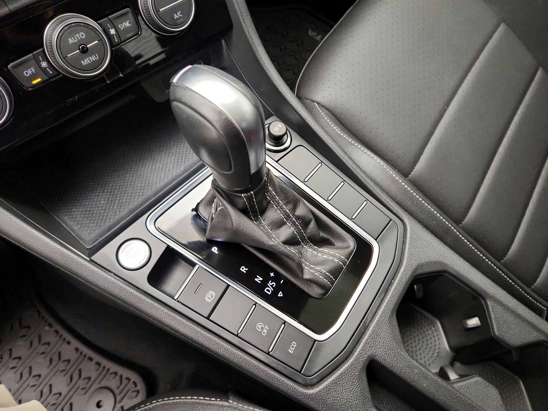 Thumbnail: 2021 Volkswagen Jetta - 17