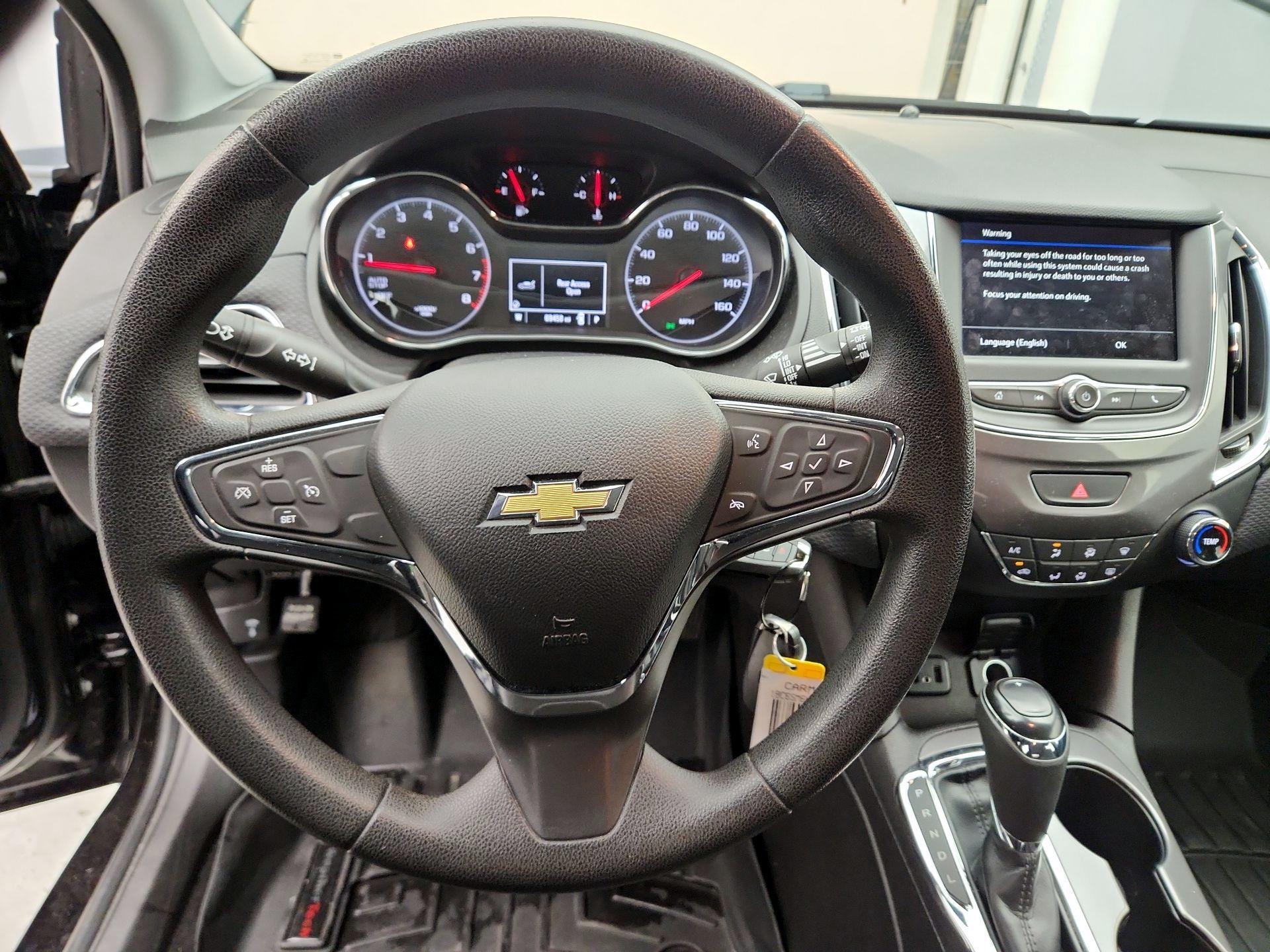 Thumbnail: 2019 Chevrolet Cruze - 10