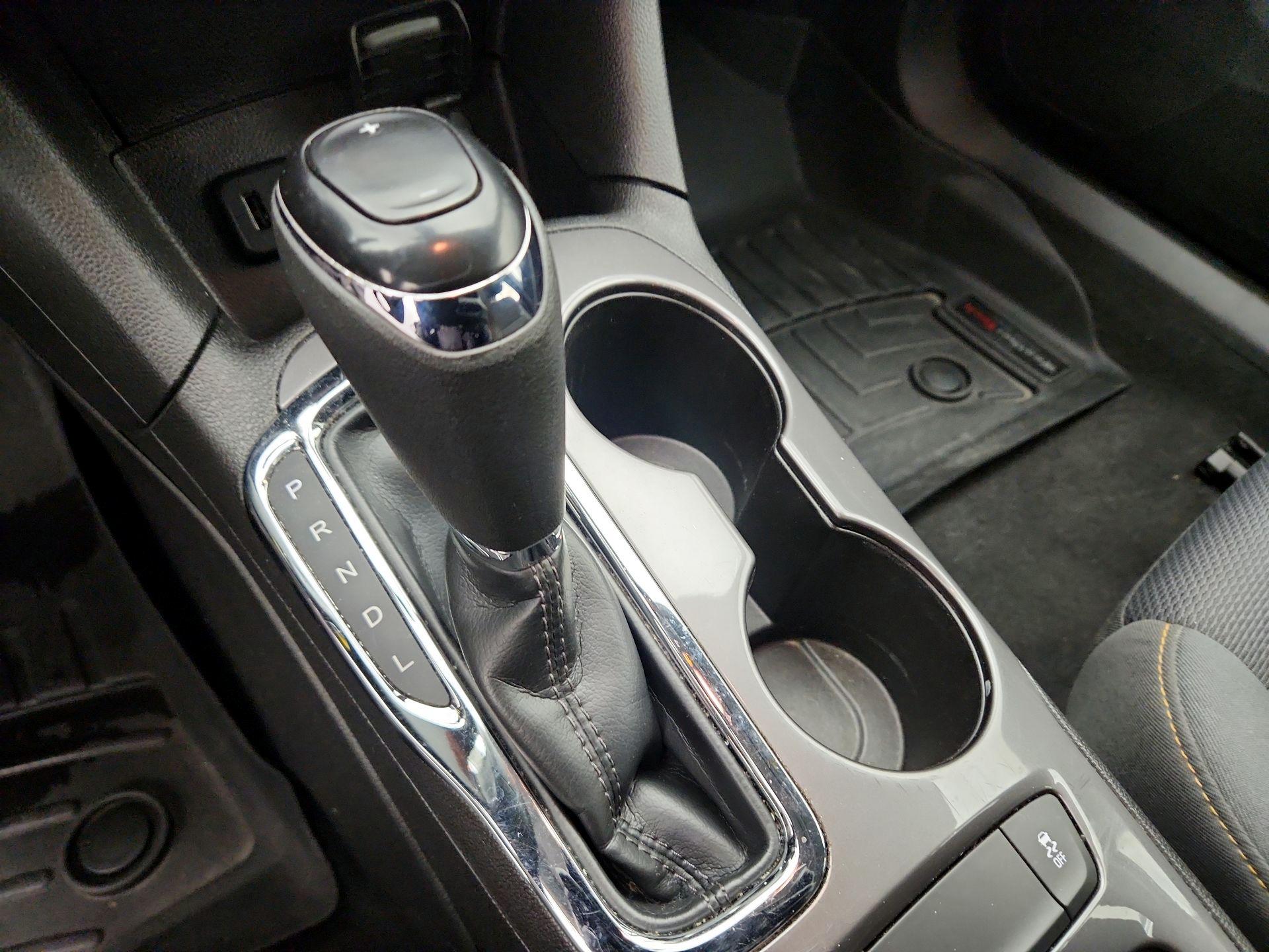 Thumbnail: 2019 Chevrolet Cruze - 17