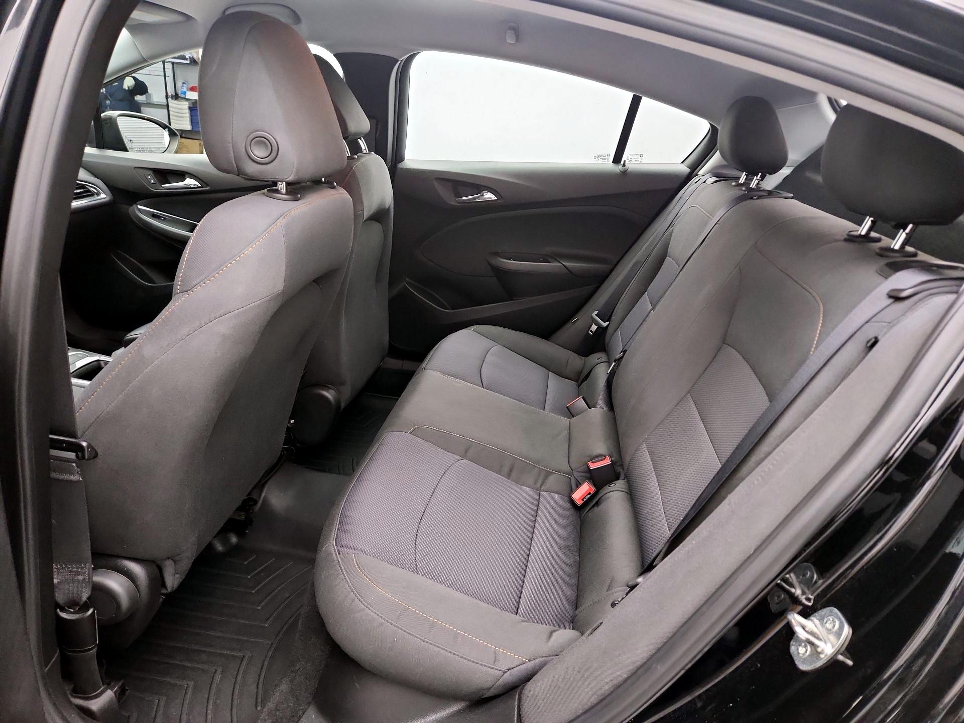 Thumbnail: 2019 Chevrolet Cruze - 19