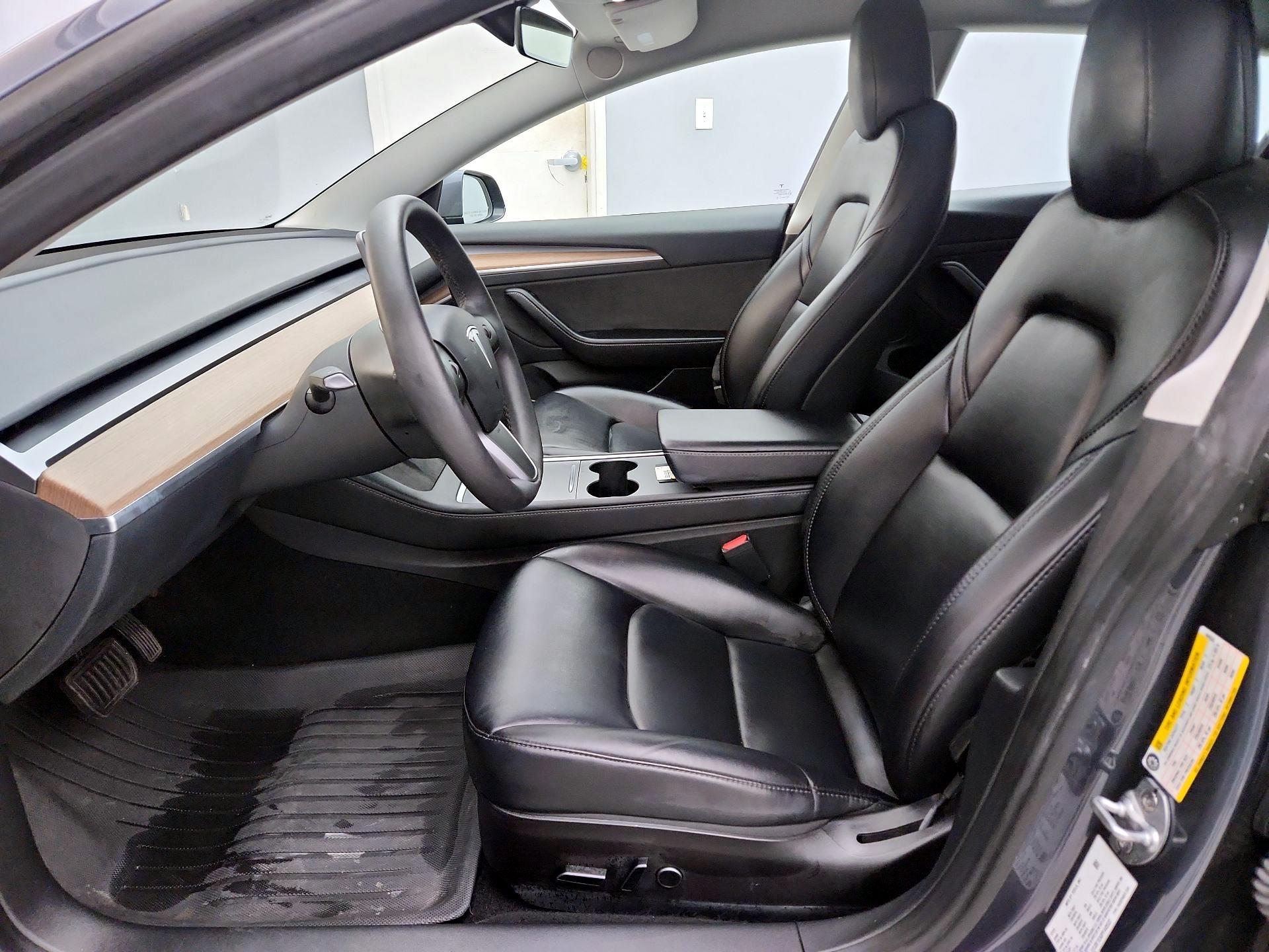 Thumbnail: 2023 Tesla Model 3 - 11