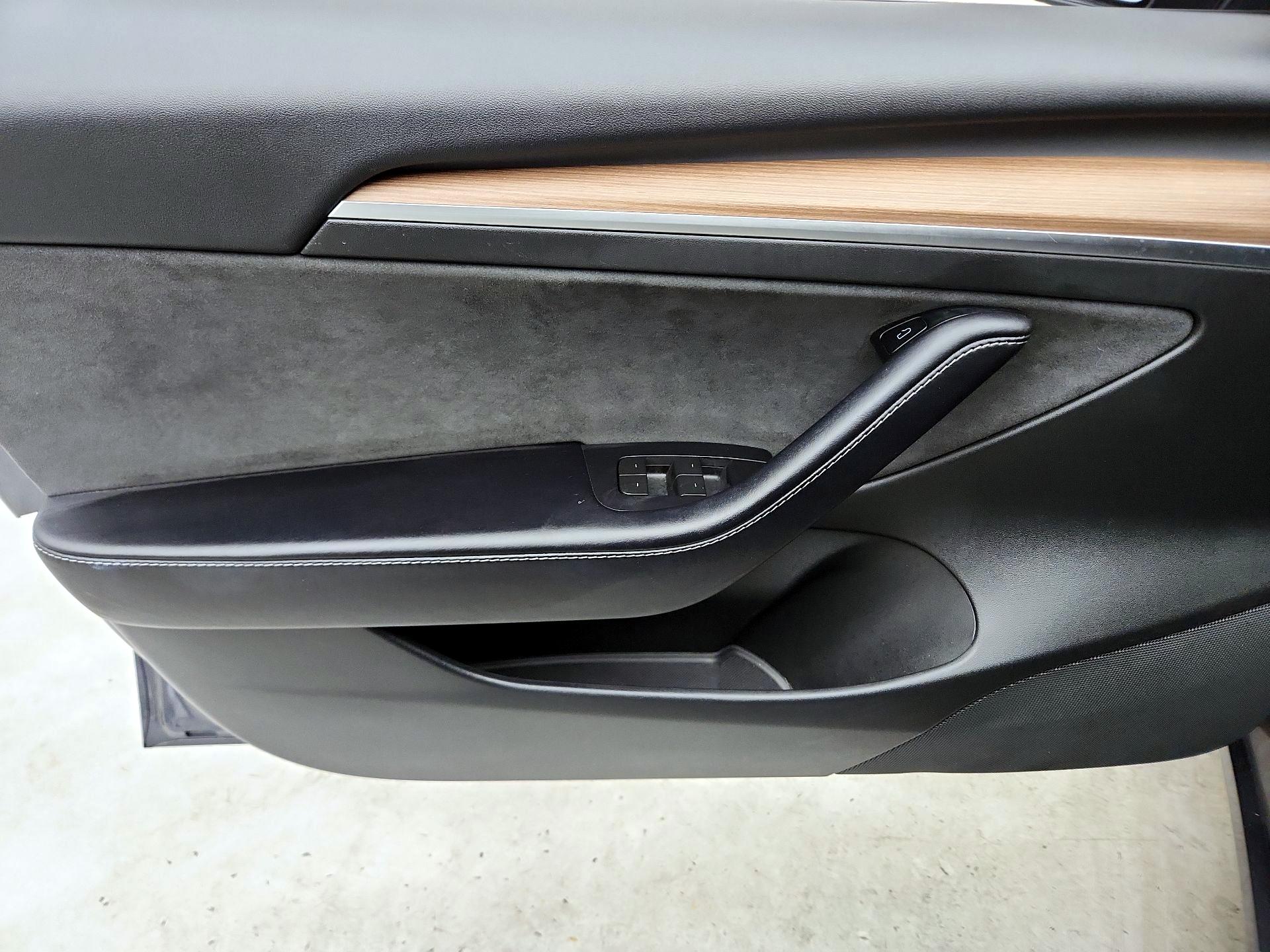 Thumbnail: 2023 Tesla Model 3 - 12