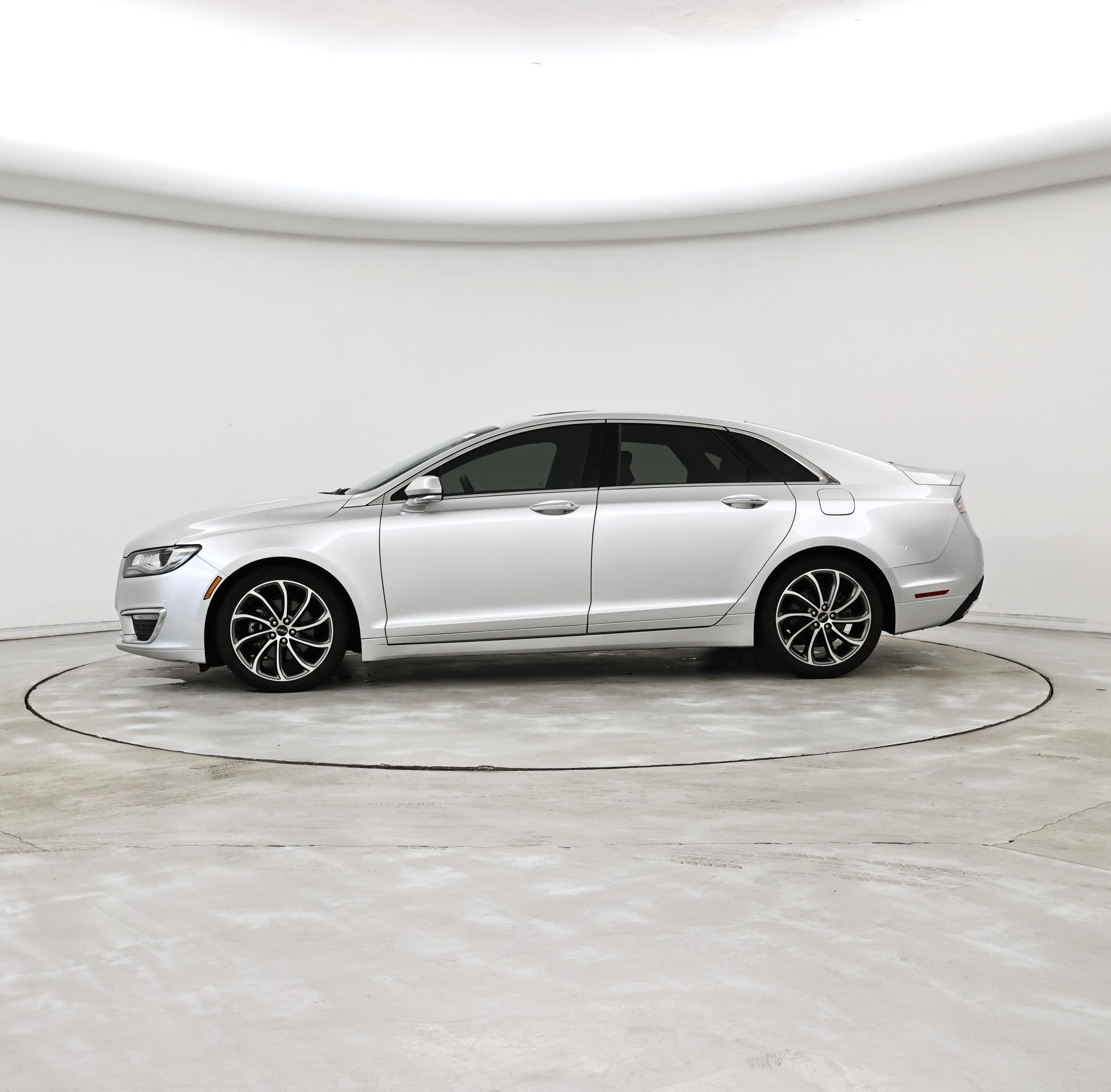 Thumbnail: 2018 Lincoln MKZ - 3