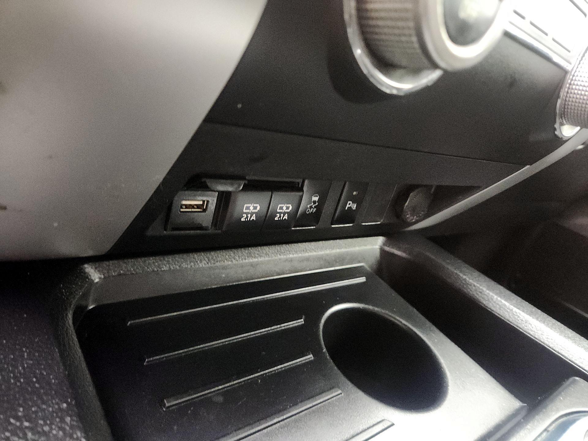 Thumbnail: 2021 Toyota Tundra - 19