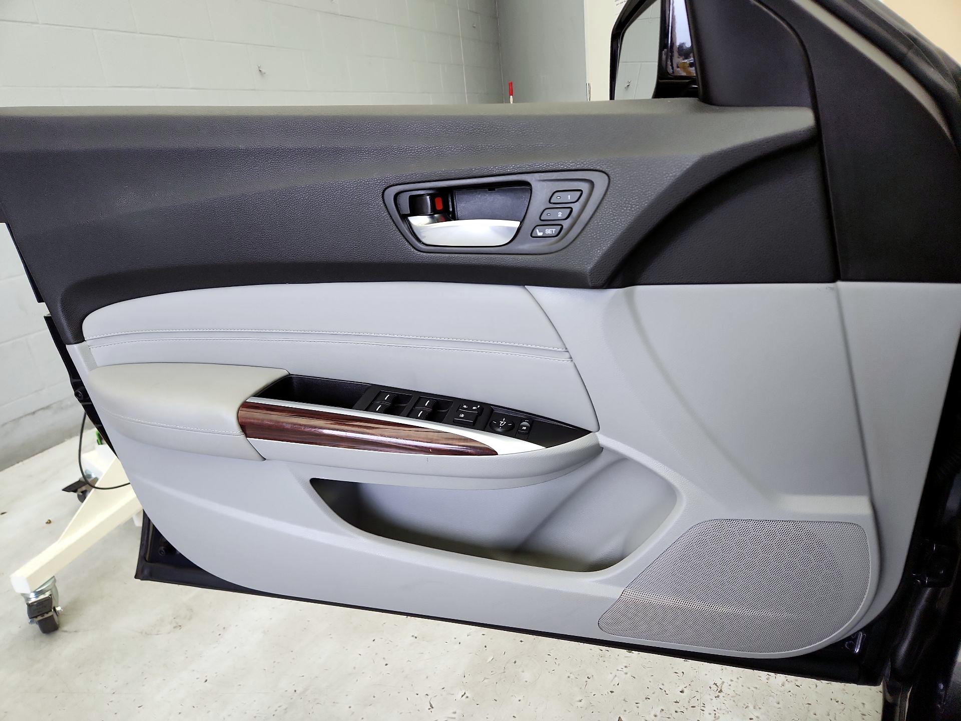 Thumbnail: 2015 Acura TLX - 12