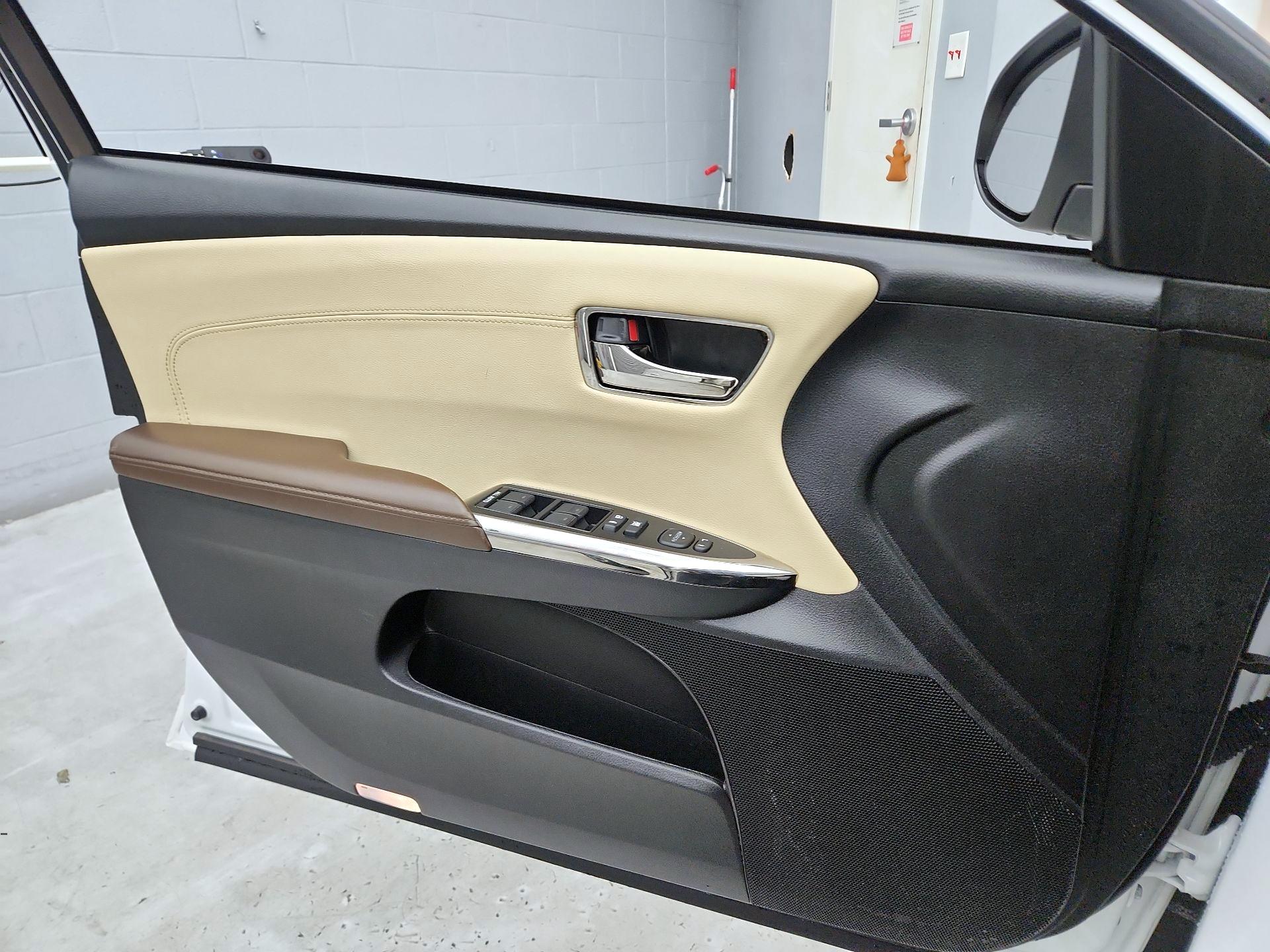 Thumbnail: 2016 Toyota Avalon - 12