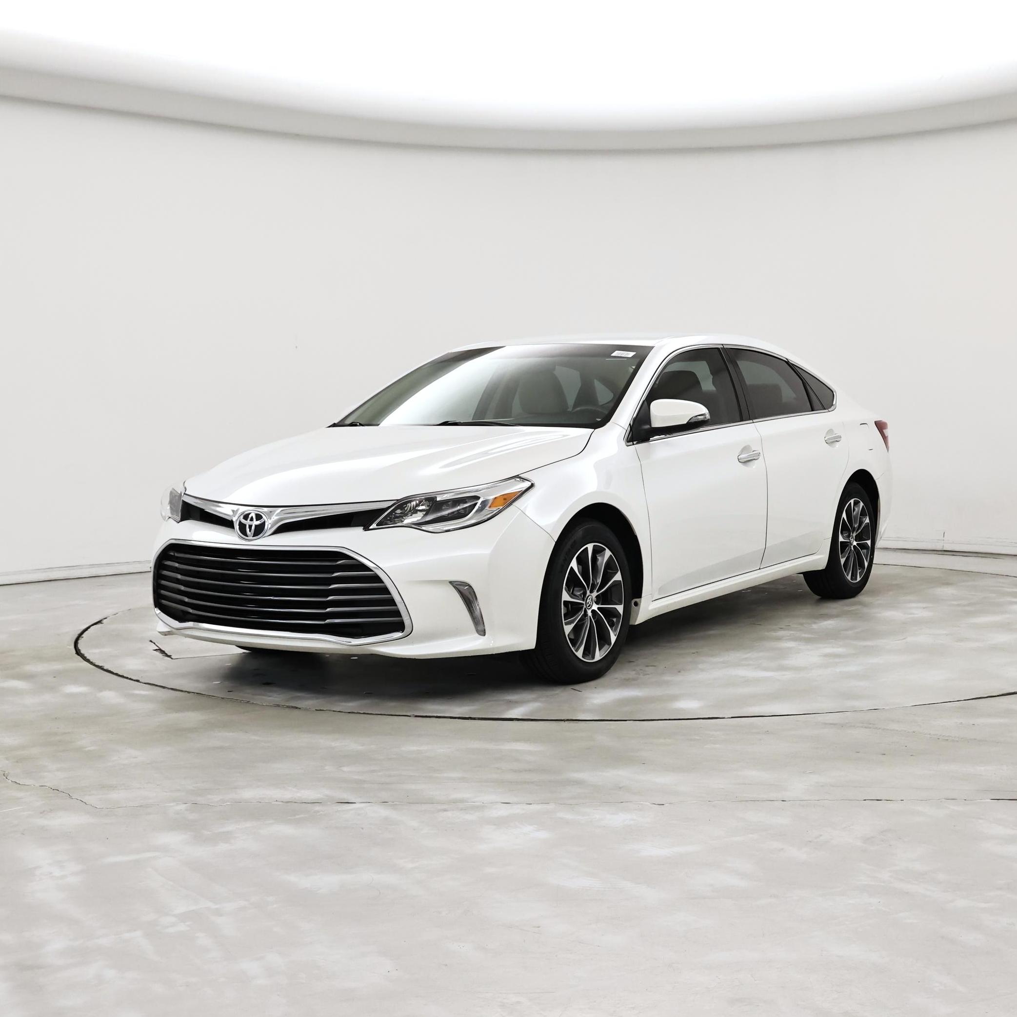 Thumbnail: 2016 Toyota Avalon - 4